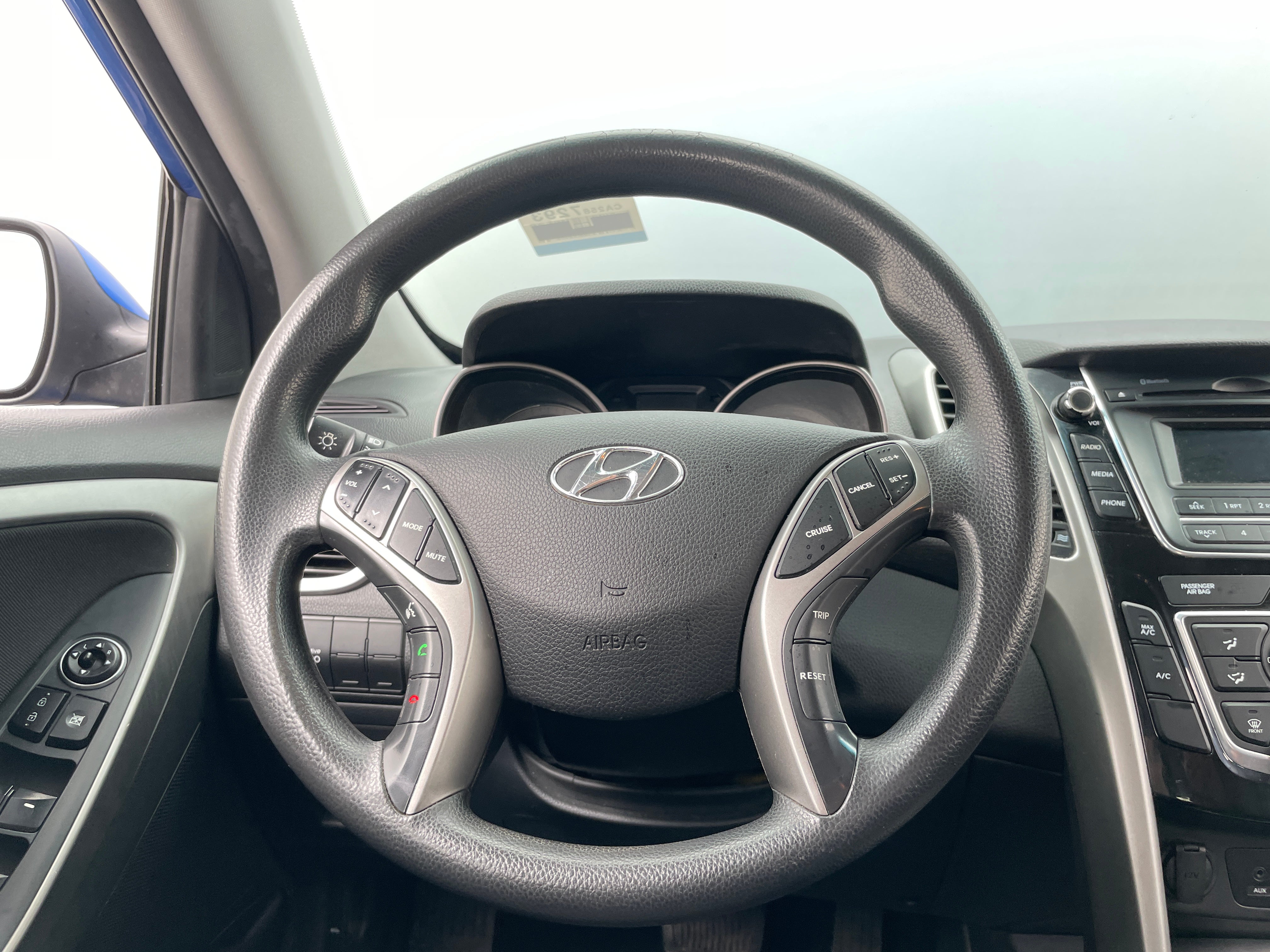 2017 Hyundai Elantra Base 5