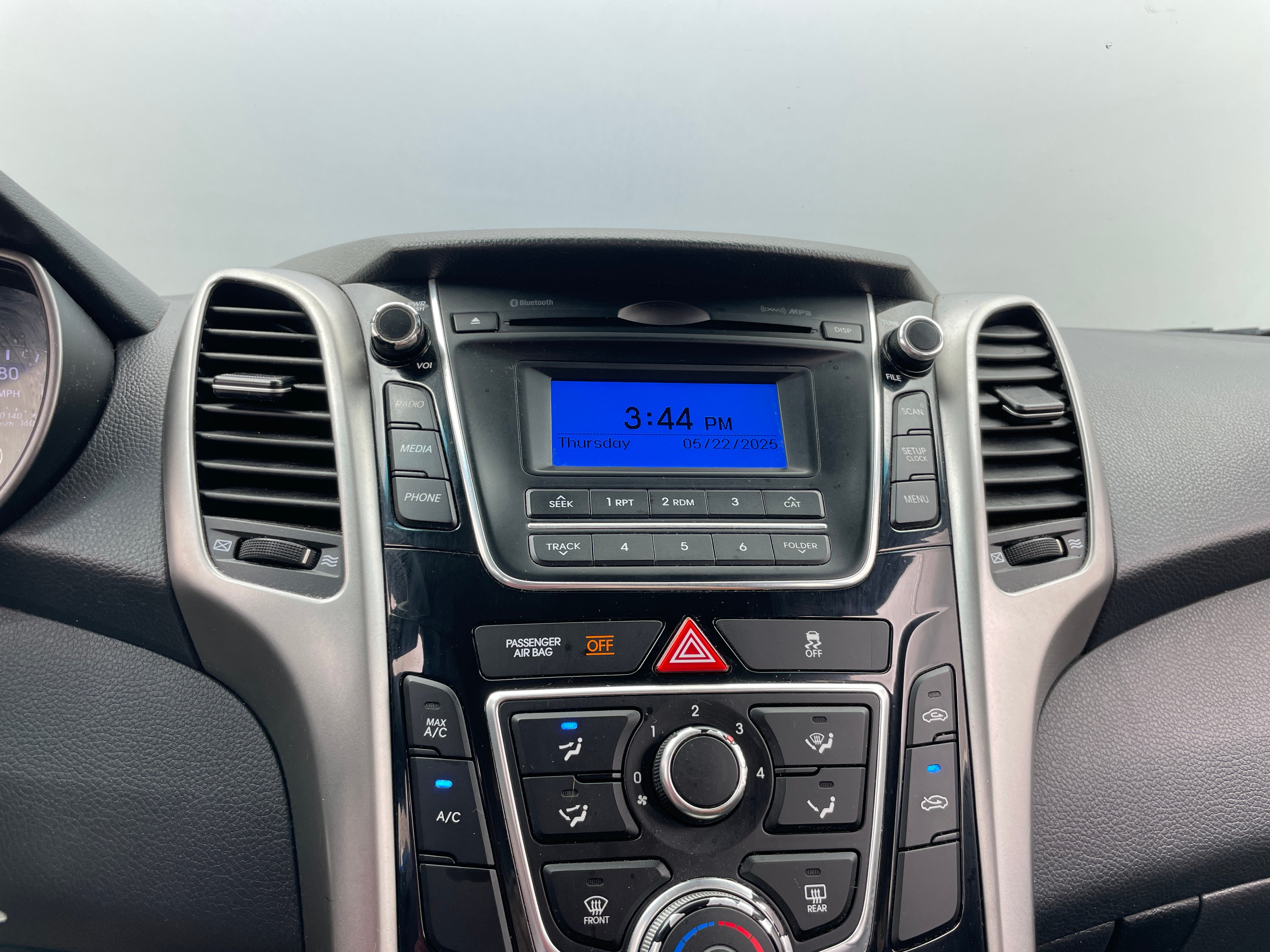 2017 Hyundai Elantra Base 4