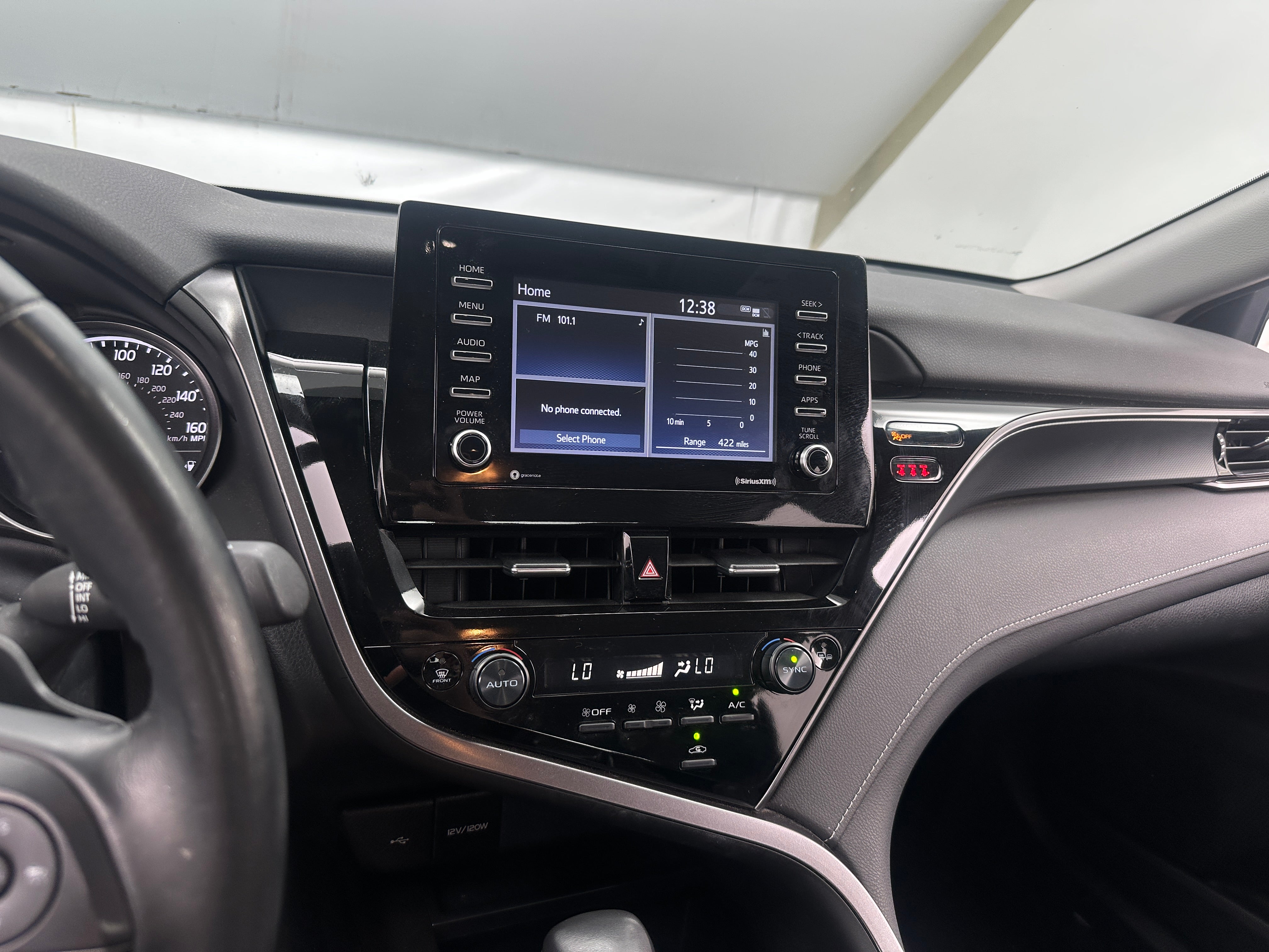 2024 Toyota Camry SE 4