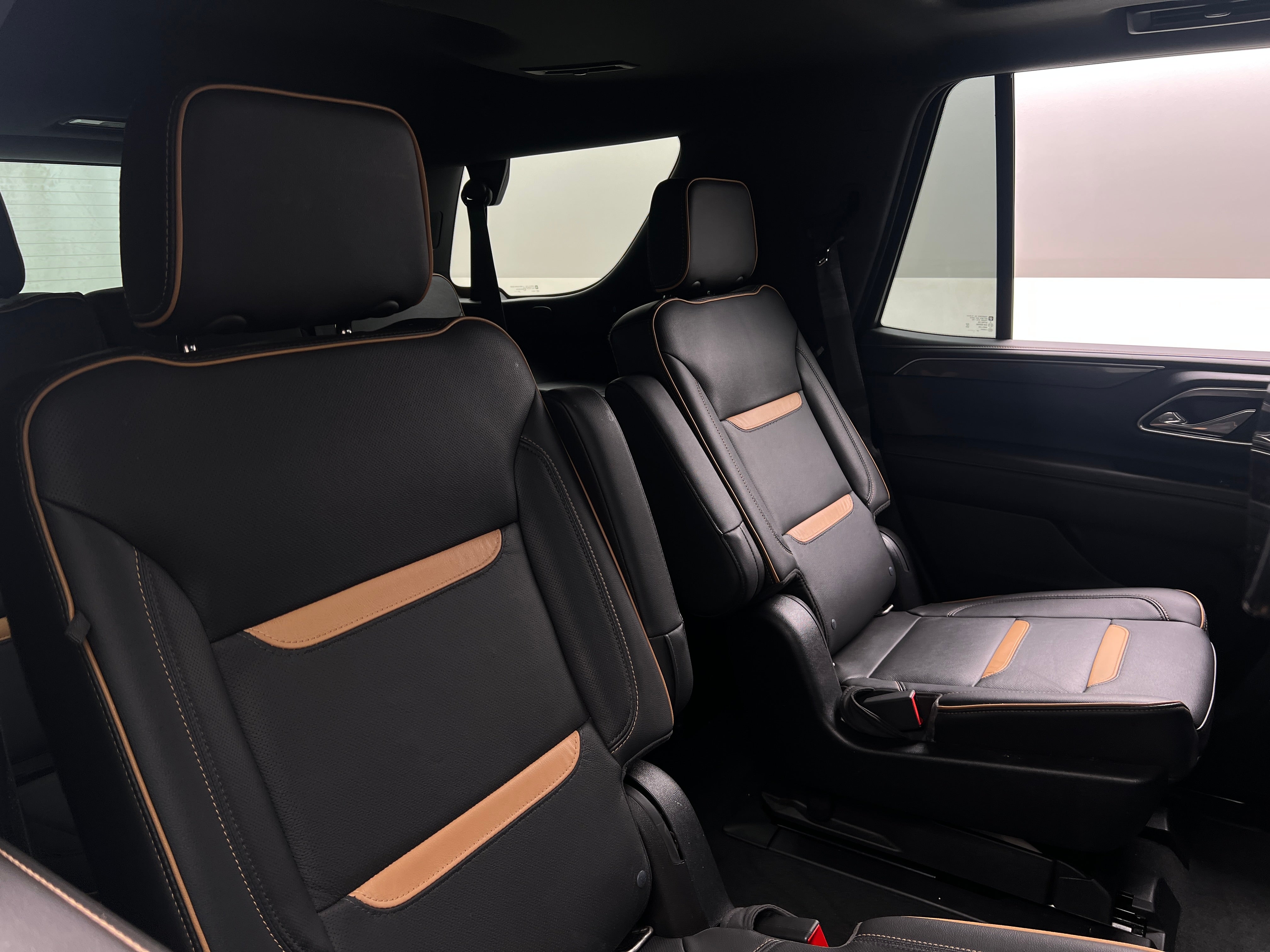2021 GMC Yukon AT4 5