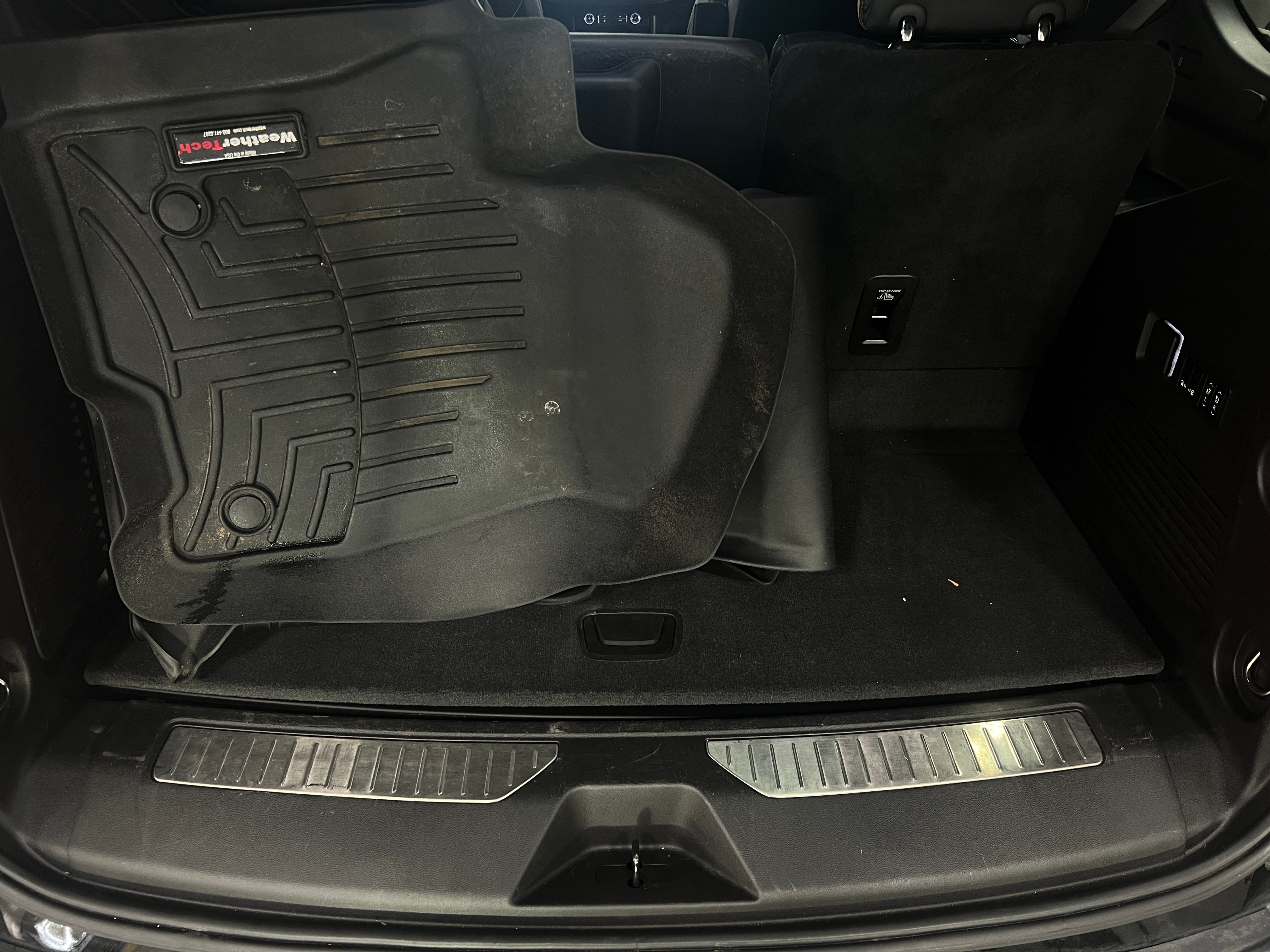2021 GMC Yukon AT4 6