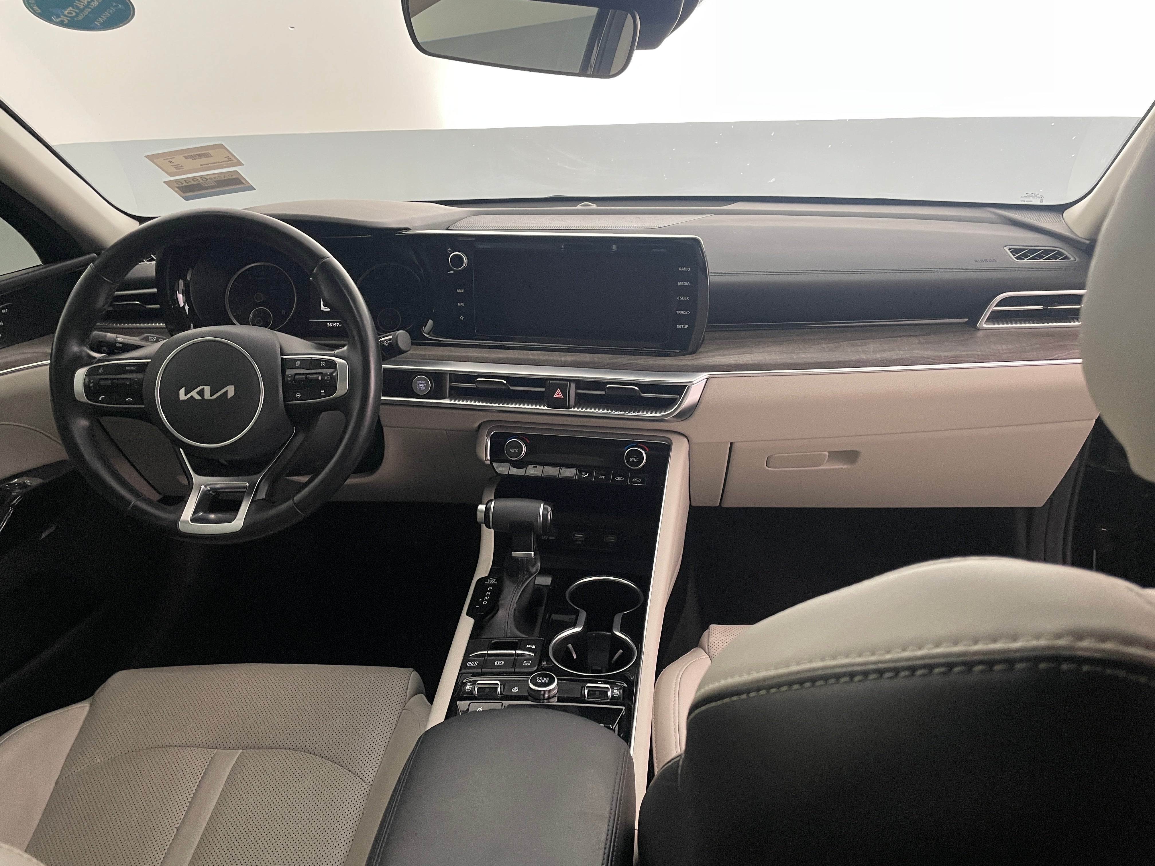 2022 Kia K5 EX 2