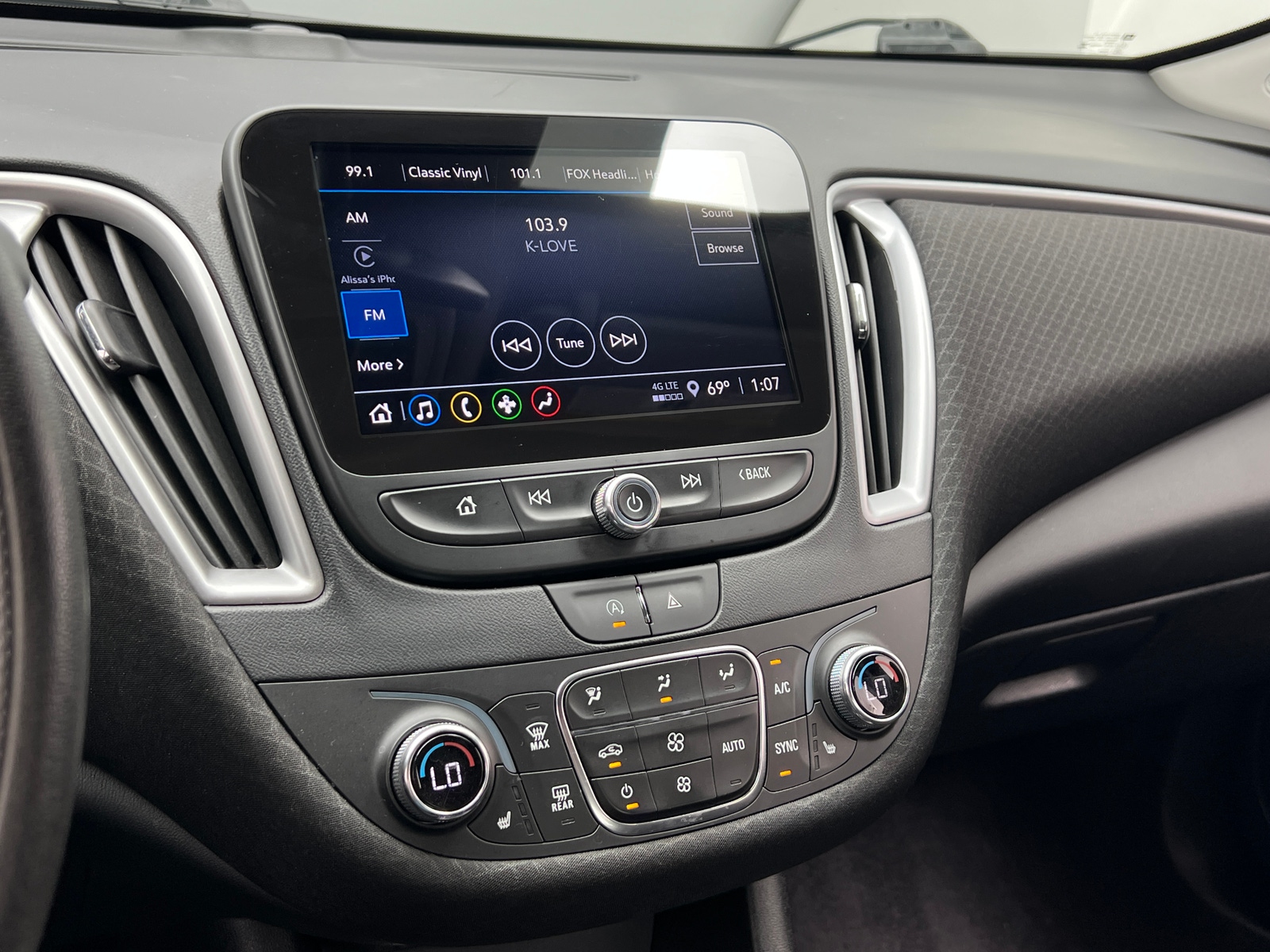 Thumbnail: 2023 Chevrolet Malibu - 4