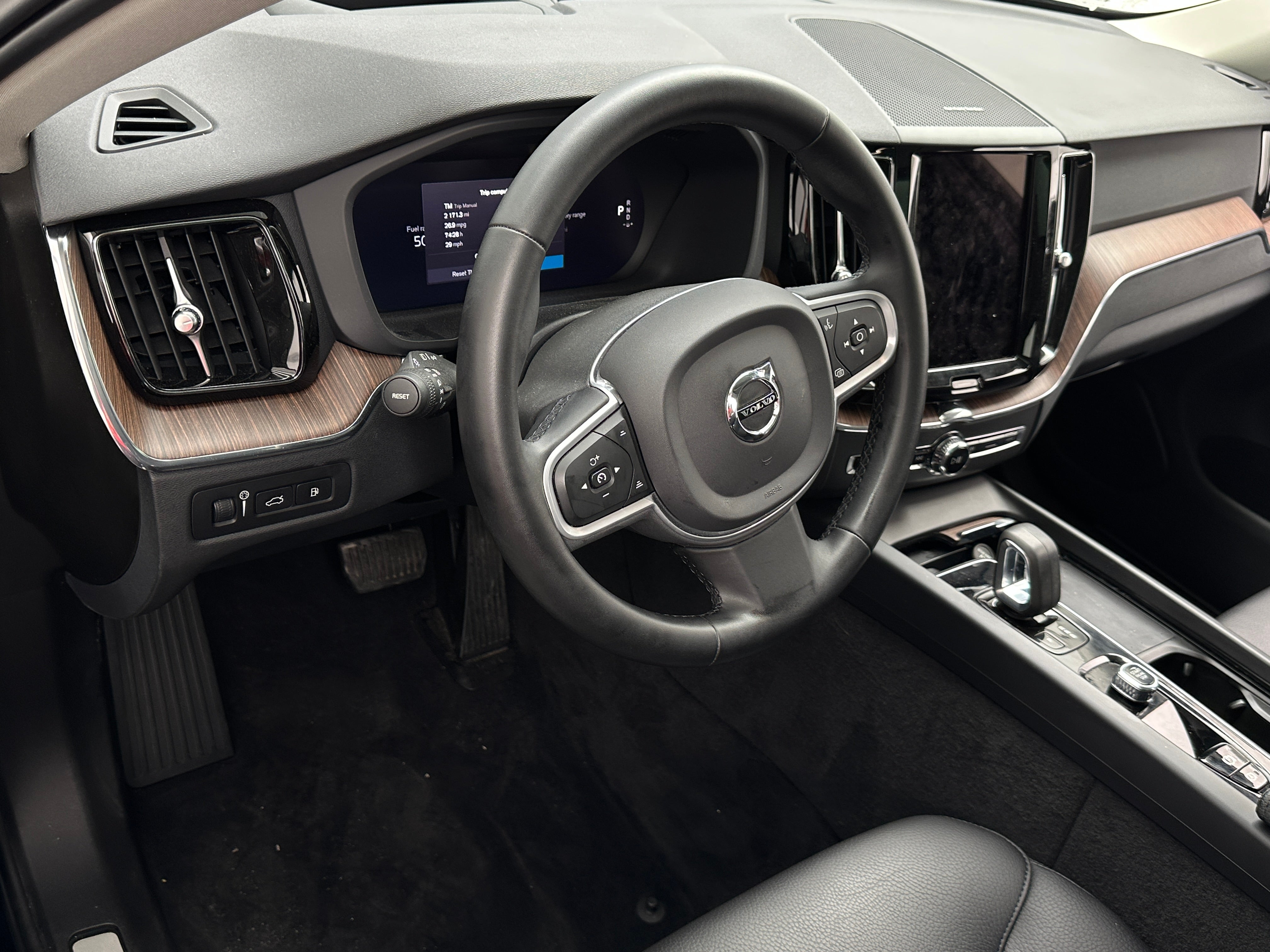 2022 Volvo XC60 Recharge Core 3