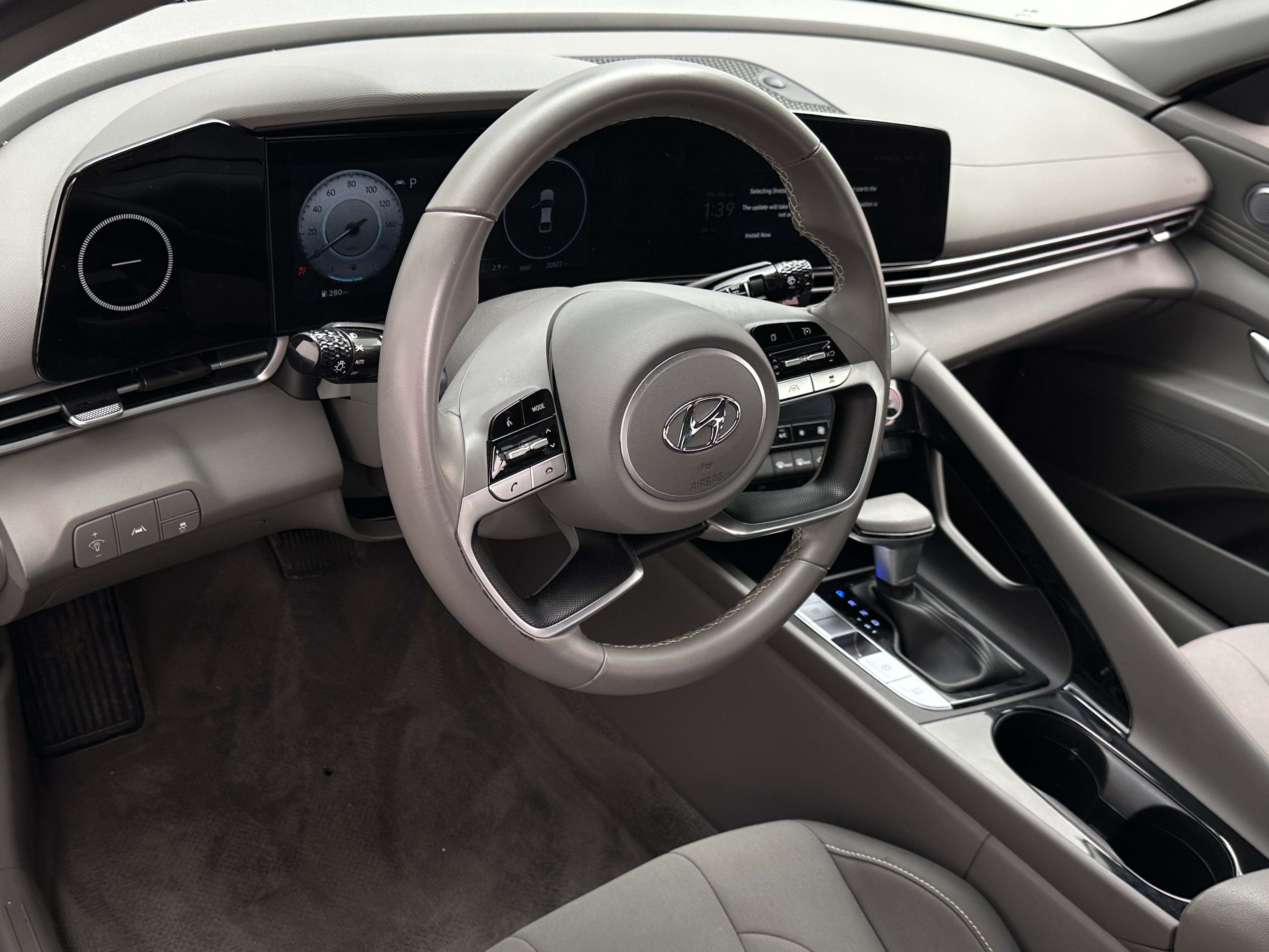 2023 Hyundai Elantra SEL 3