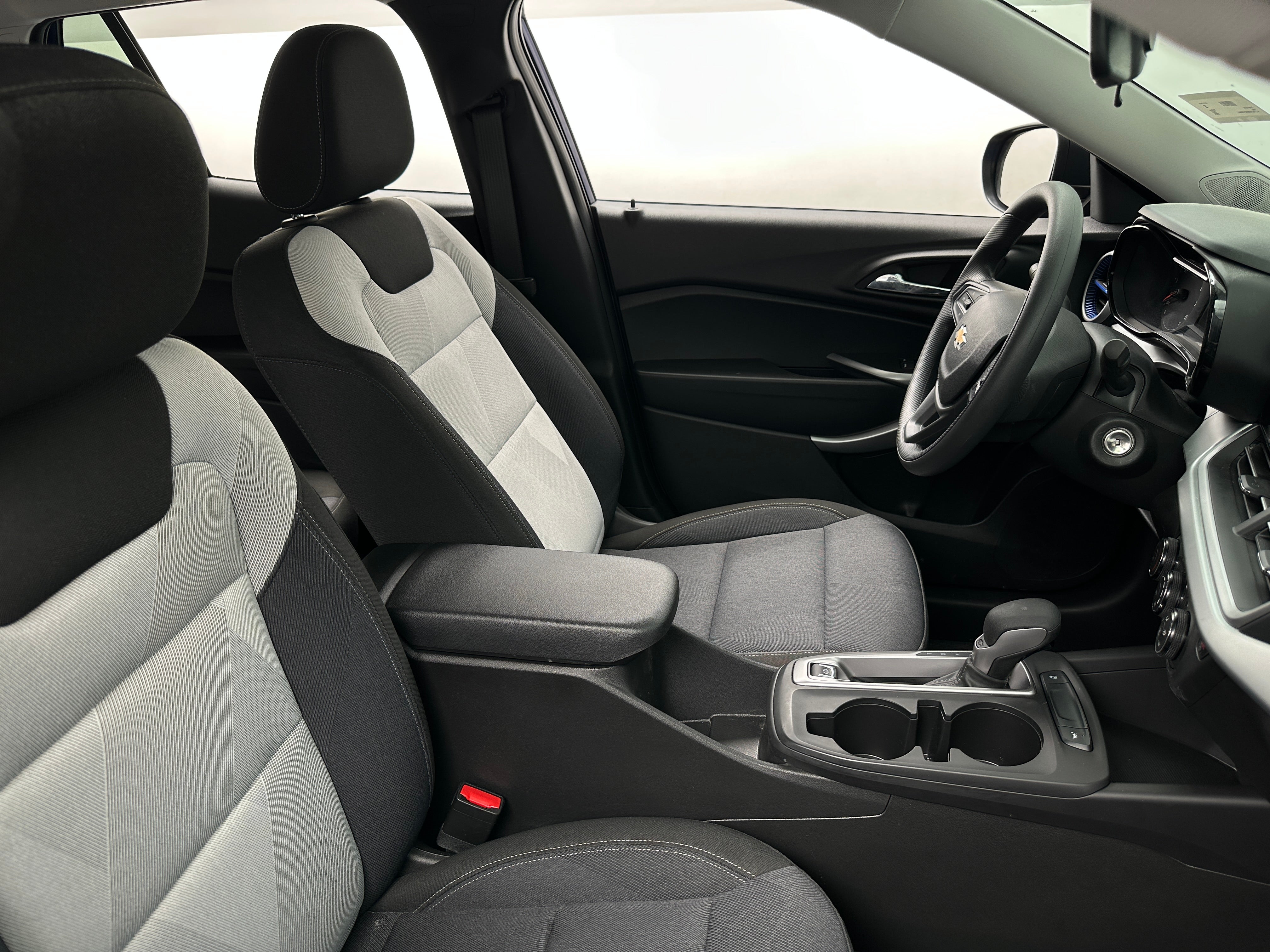 2024 Chevrolet Trax LS 2