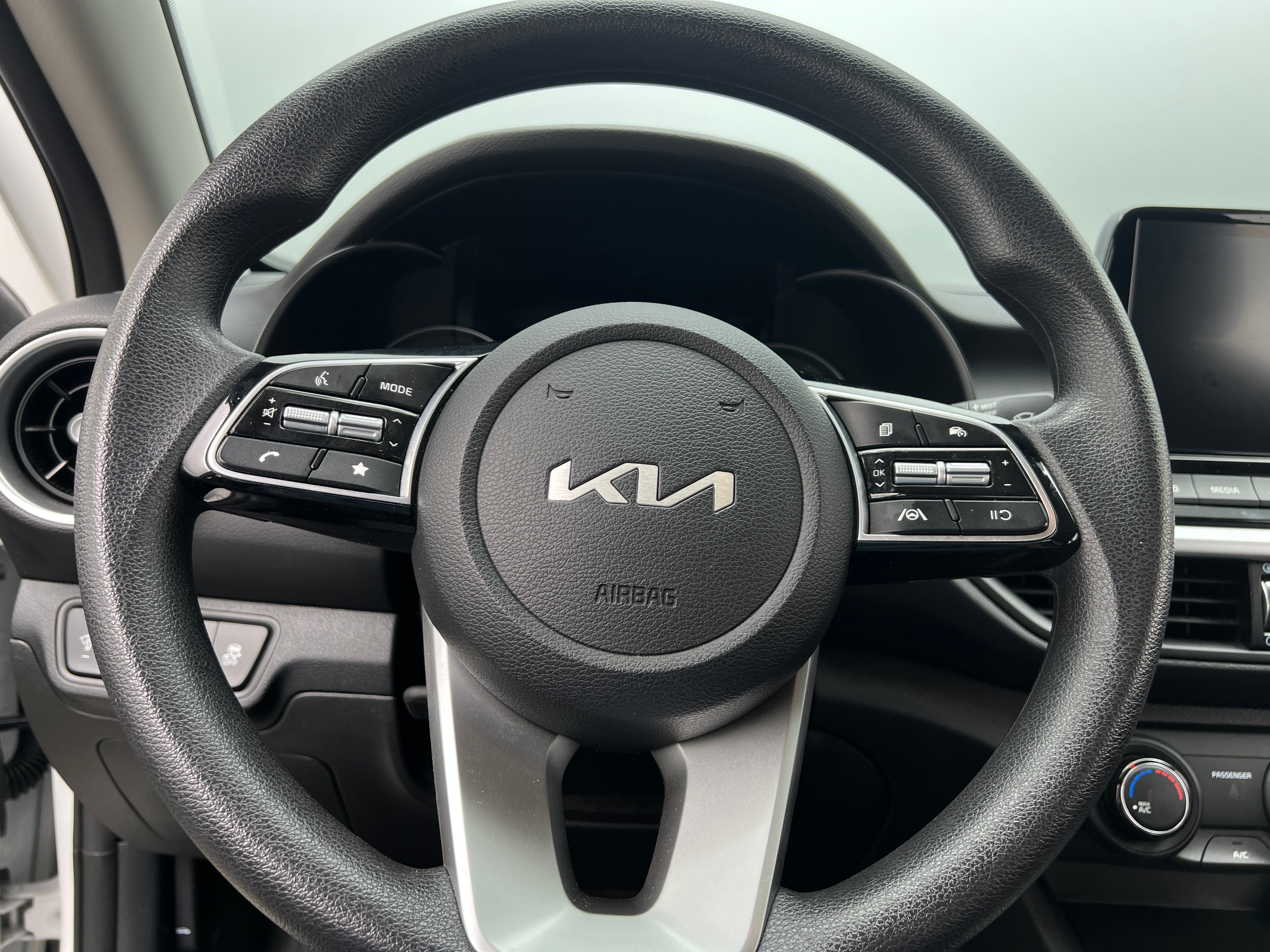 2024 Kia Forte LXS 5