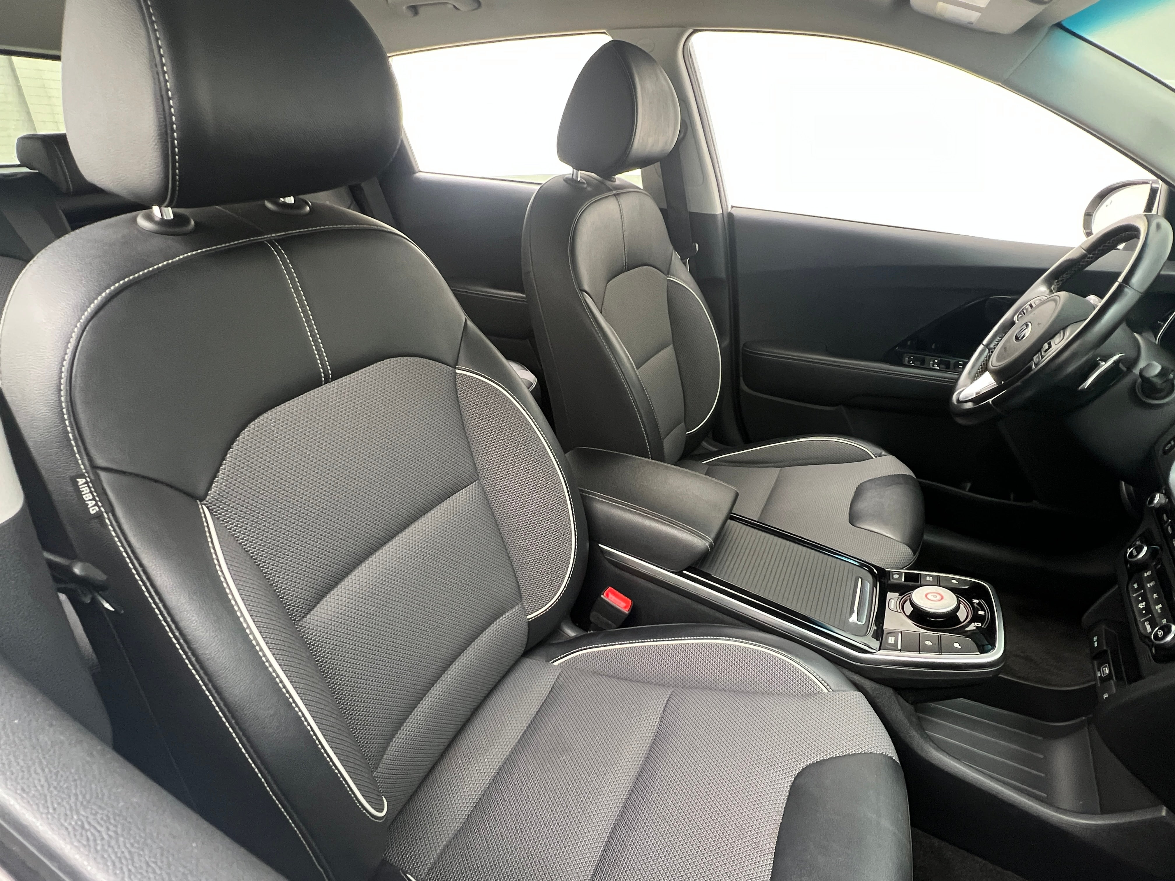 2020 Kia Niro EX 2
