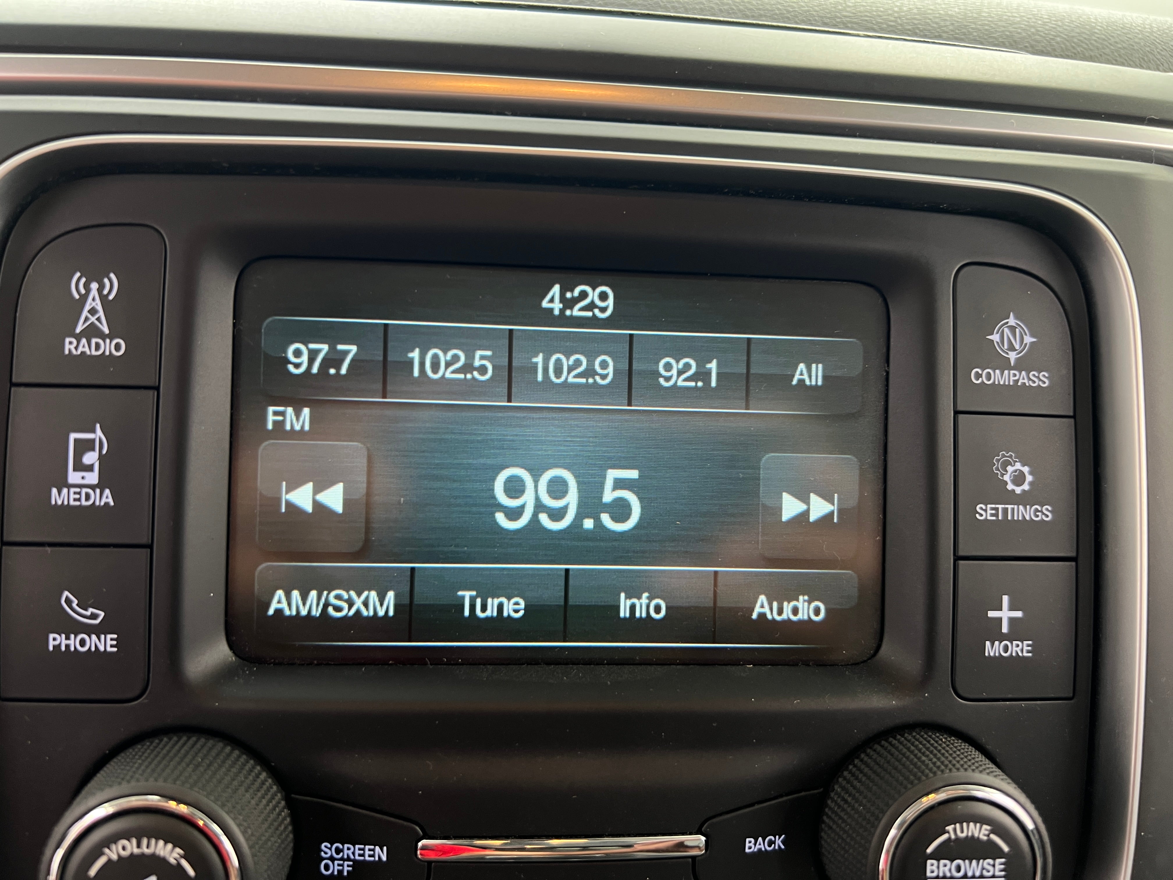 2017 RAM 1500 SLT 4
