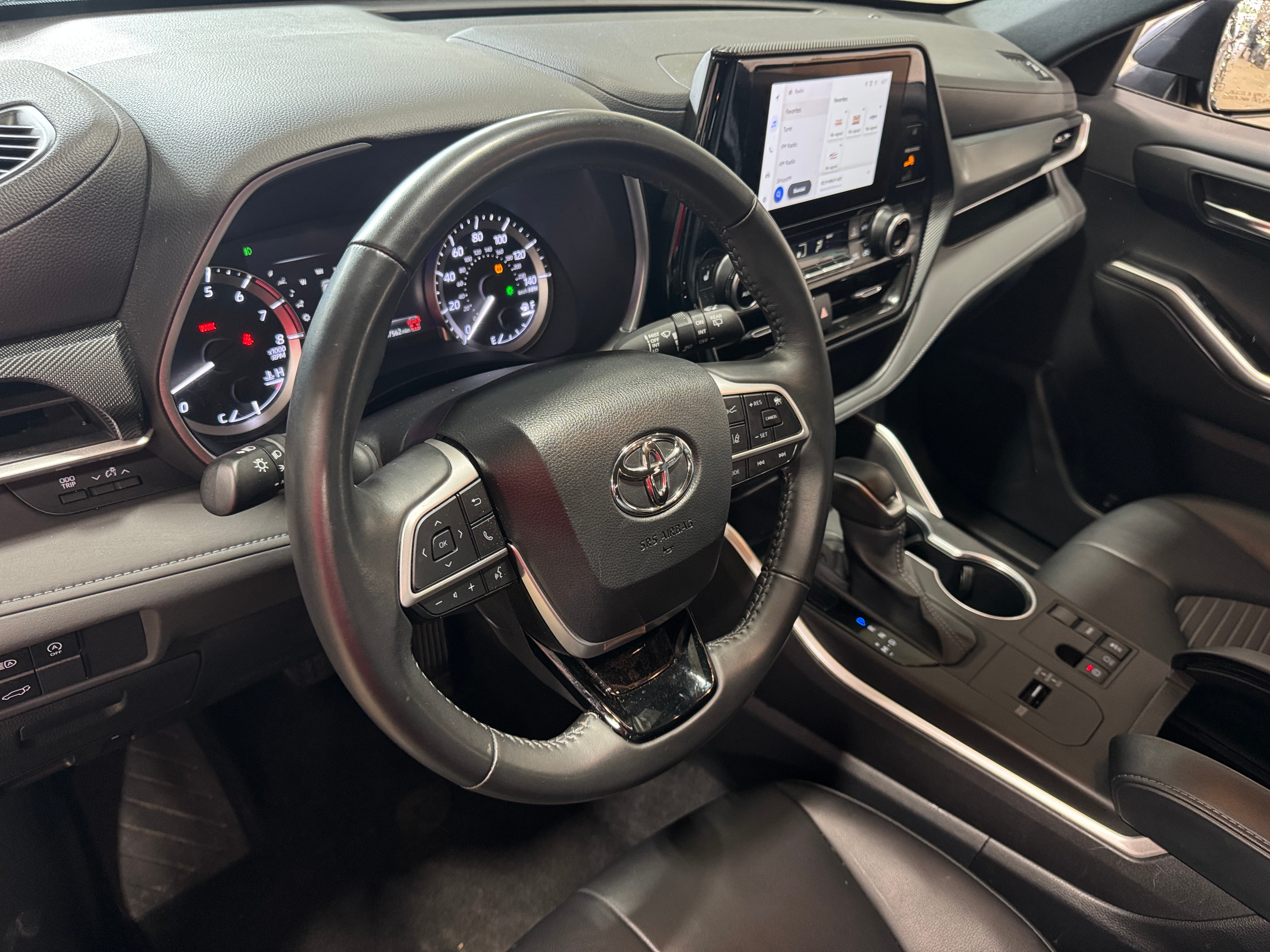 2024 Toyota Highlander XSE 2