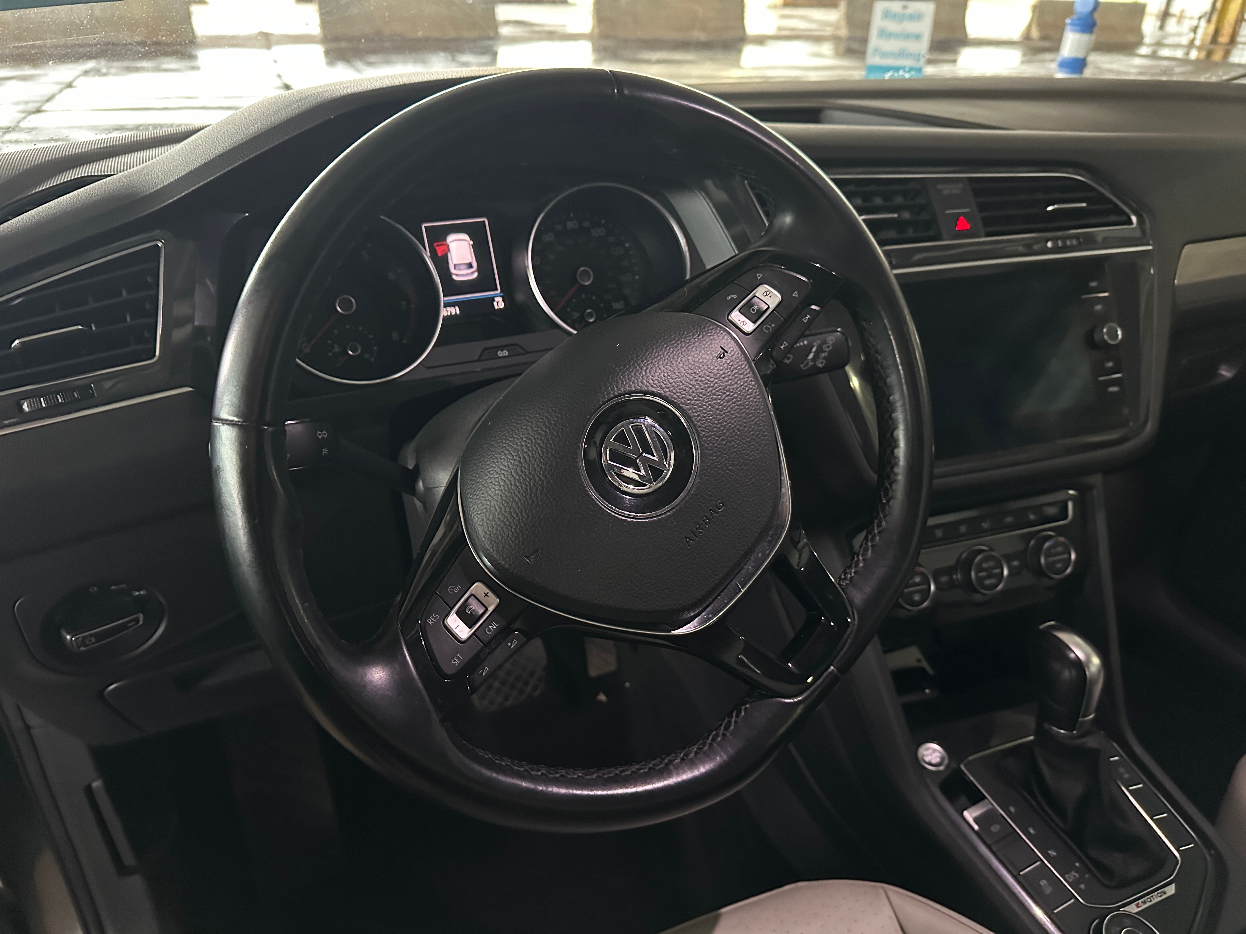 2018 Volkswagen Tiguan SEL 5
