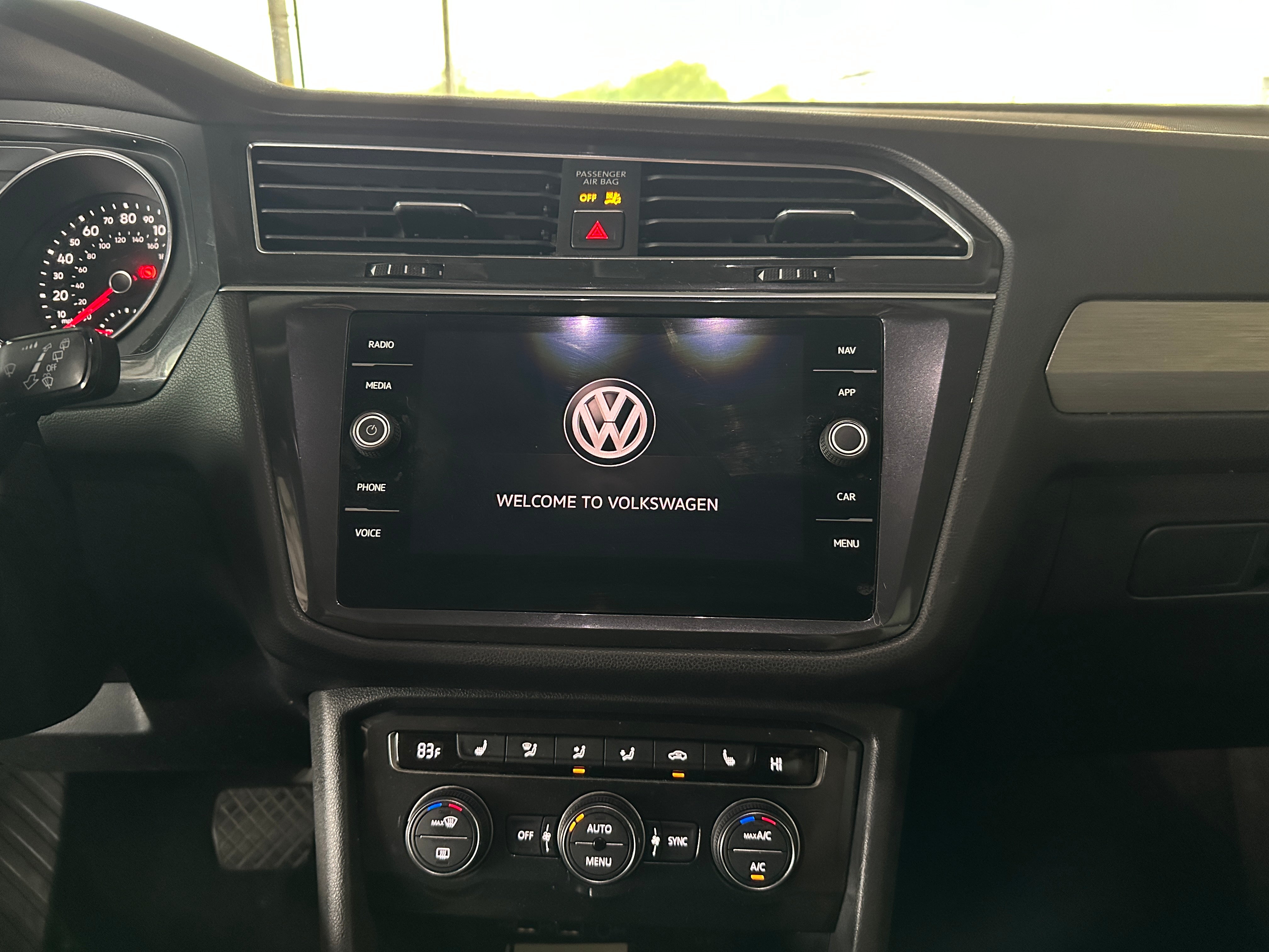 2018 Volkswagen Tiguan SEL 4