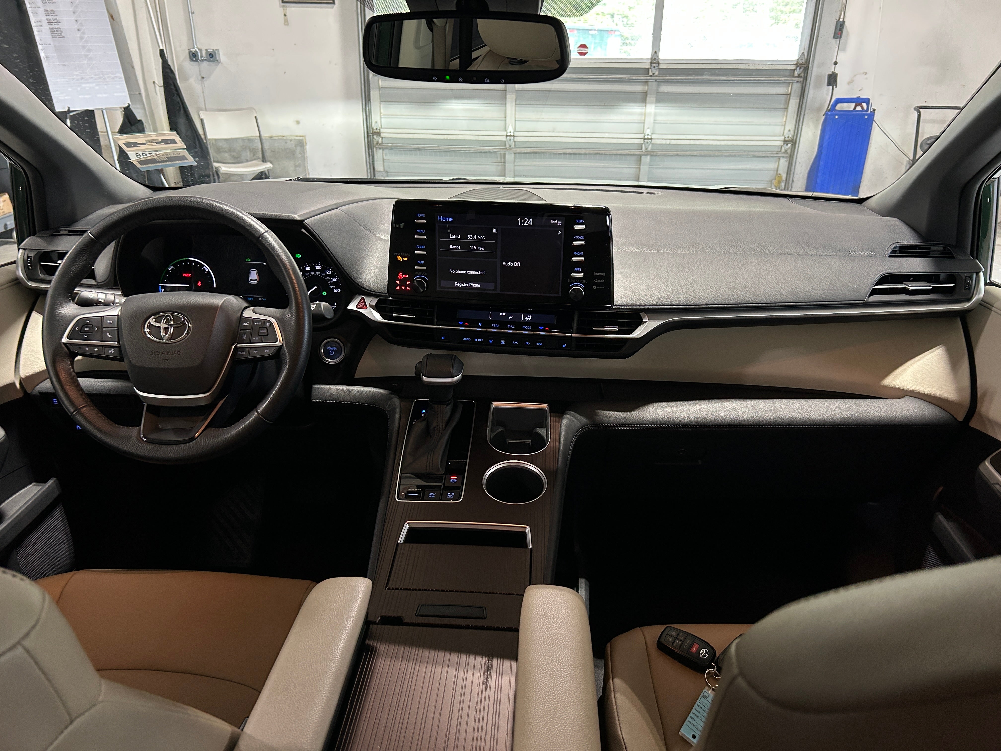 2021 Toyota Sienna XLE 3