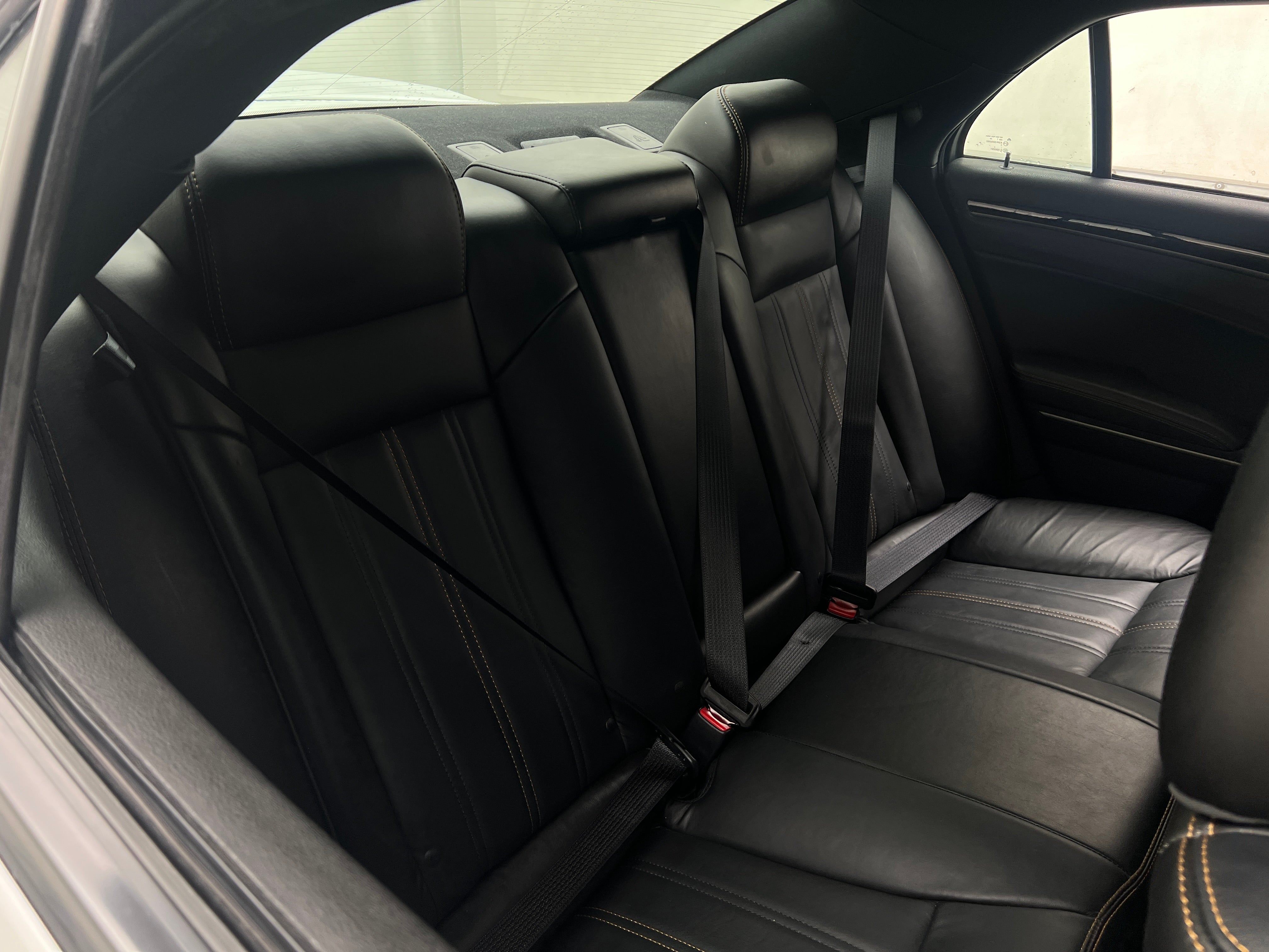 2017 Chrysler 300 S 5