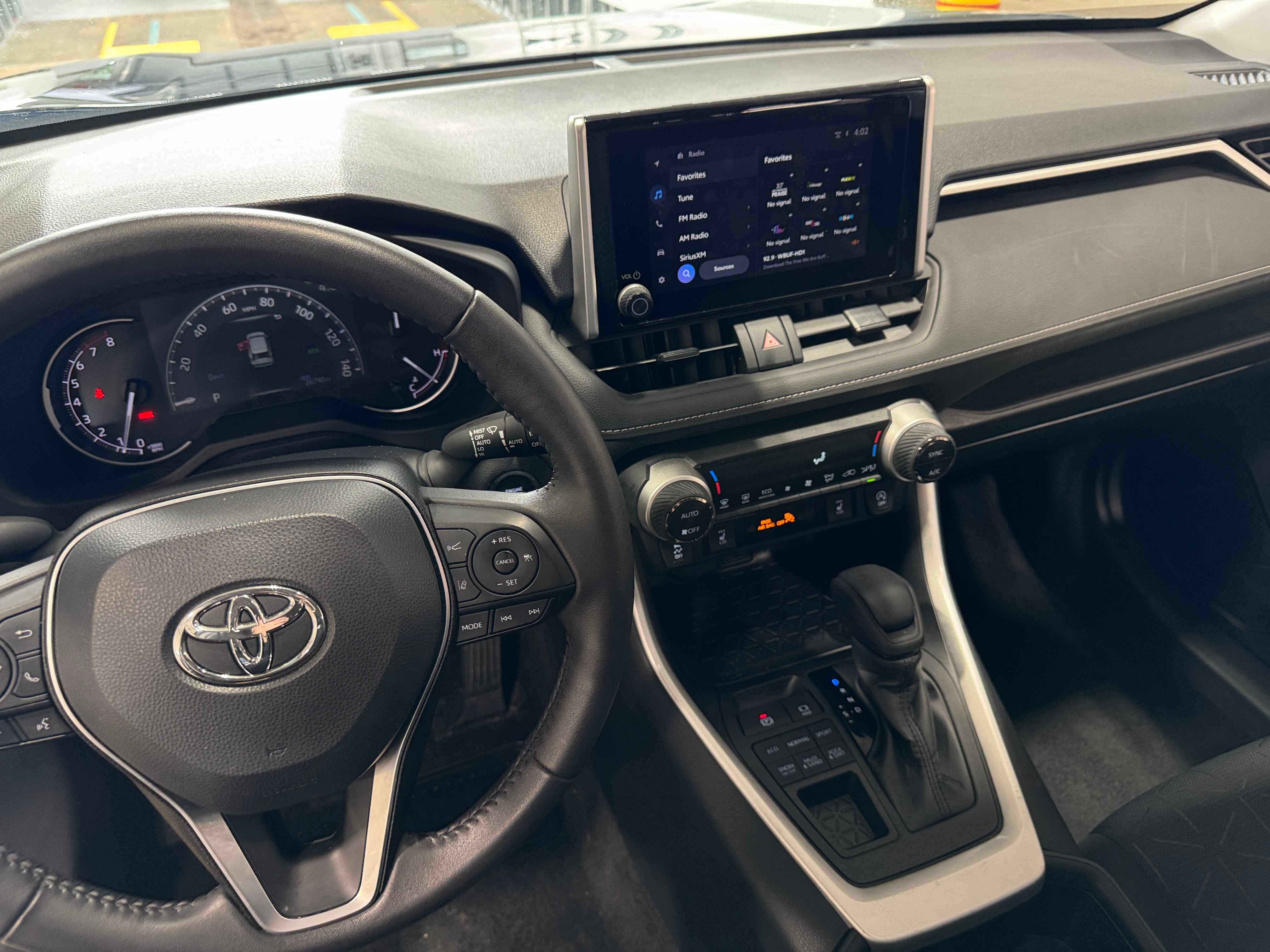 2024 Toyota RAV4 XLE 3
