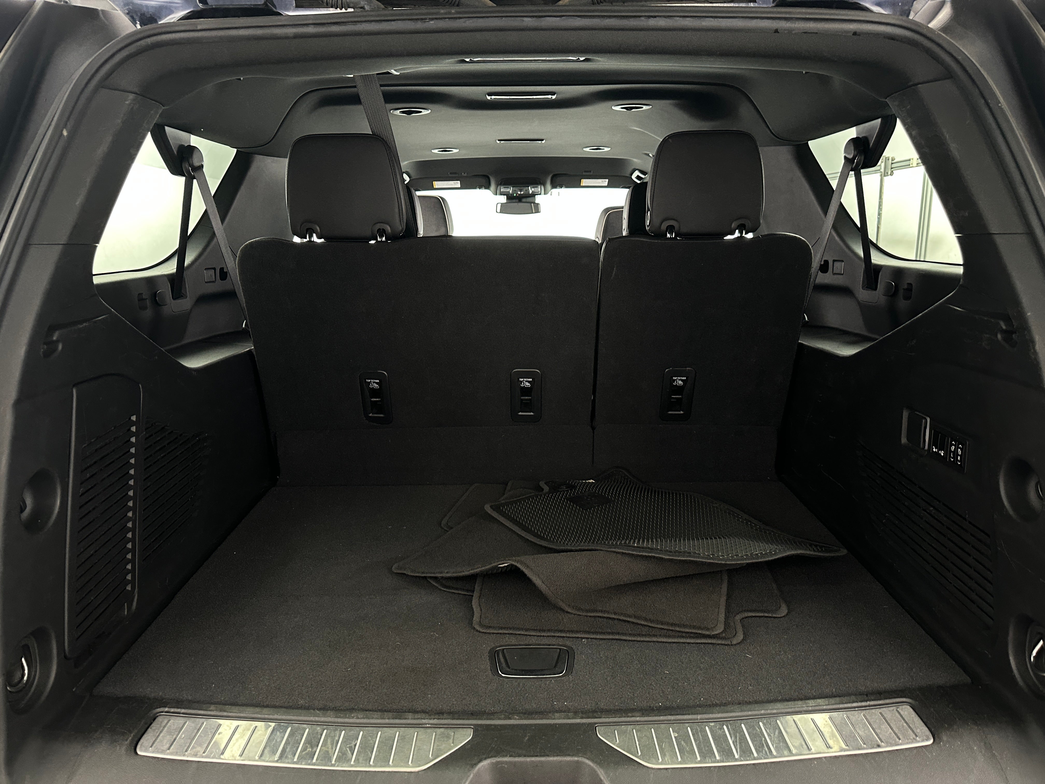 2023 Chevrolet Suburban Premier 6
