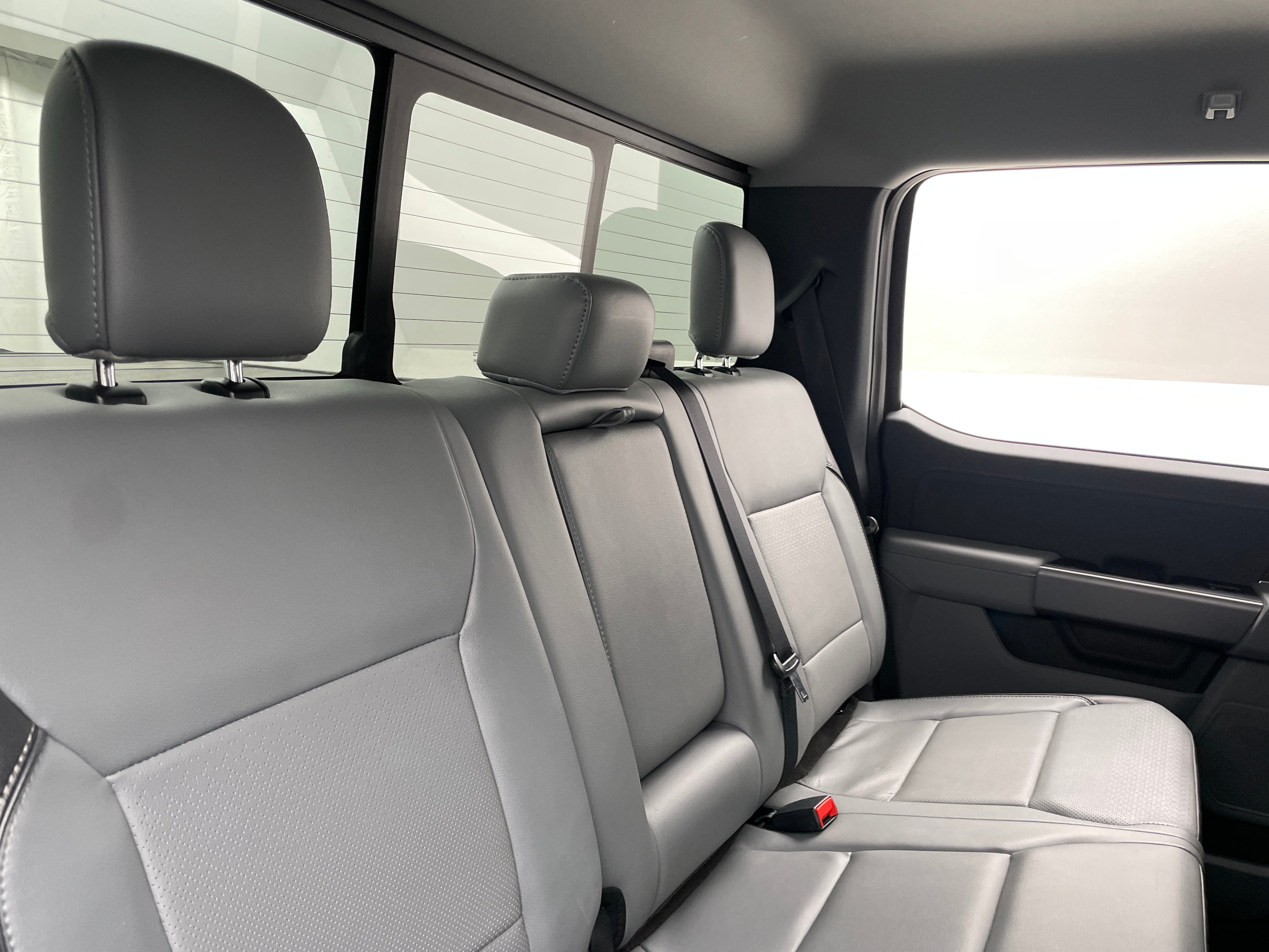 2022 Ford Econoline E-150 5