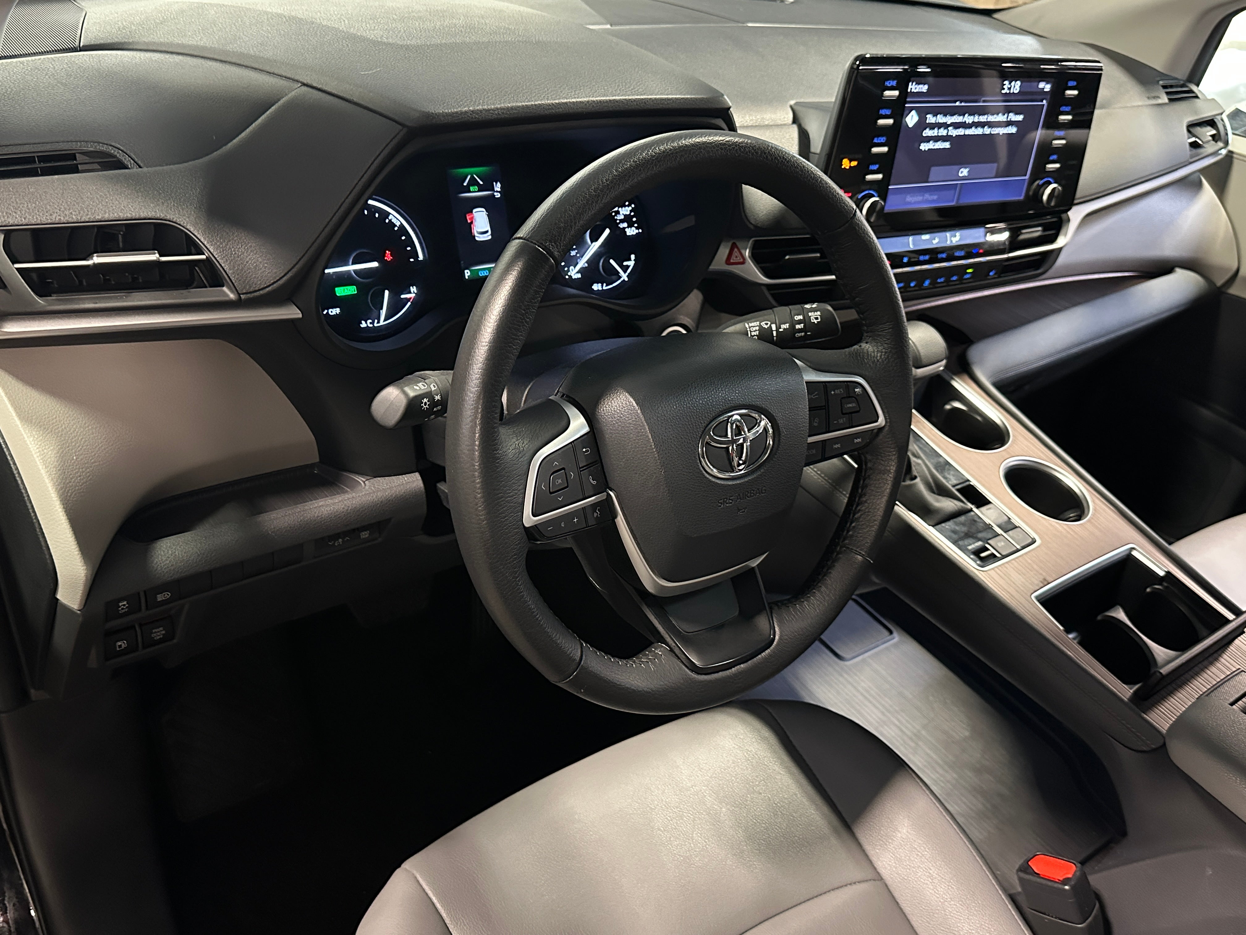 2024 Toyota Sienna XLE 2