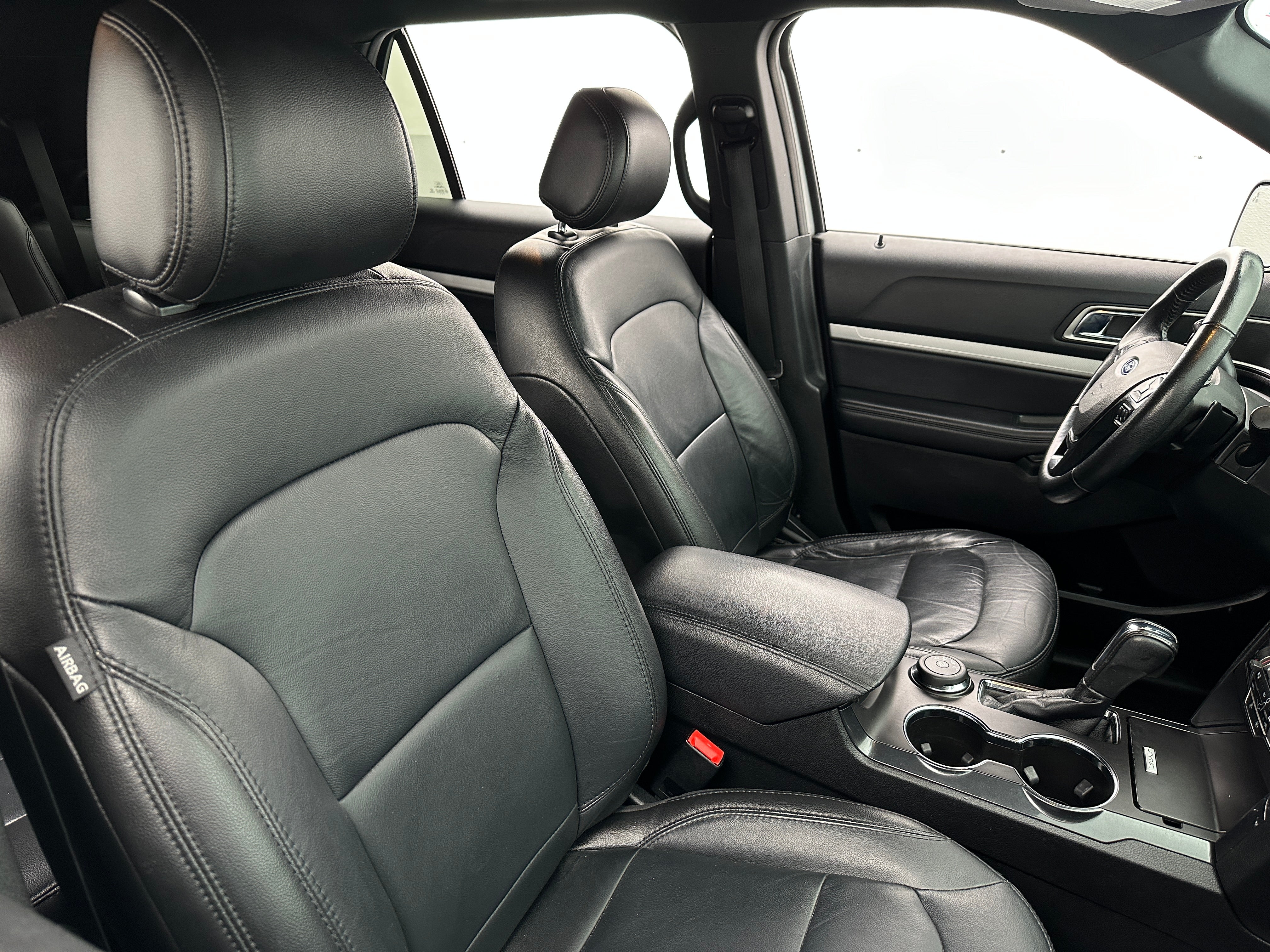2017 Ford Explorer XLT 2