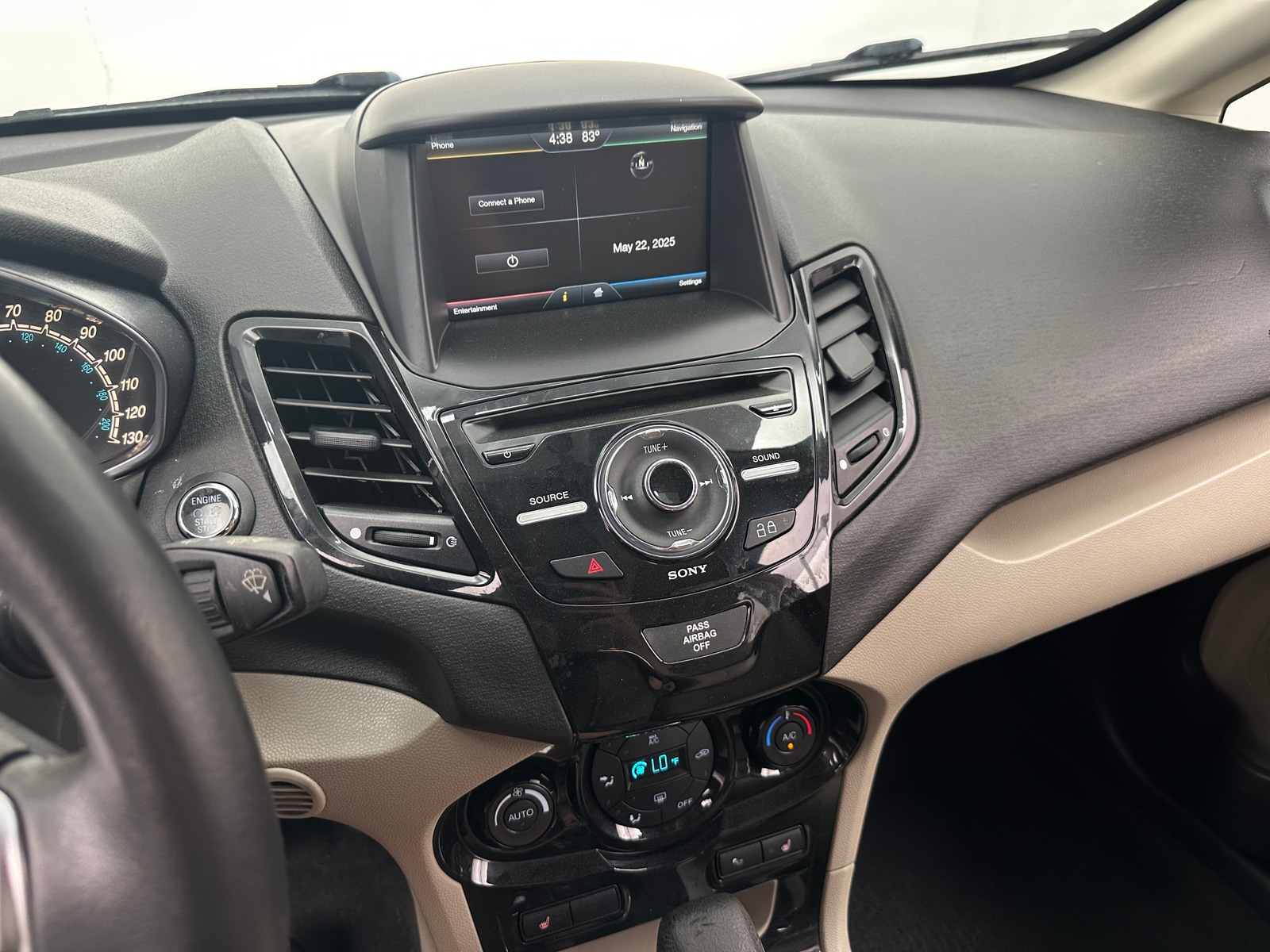 Thumbnail: 2015 Ford Fiesta - 3
