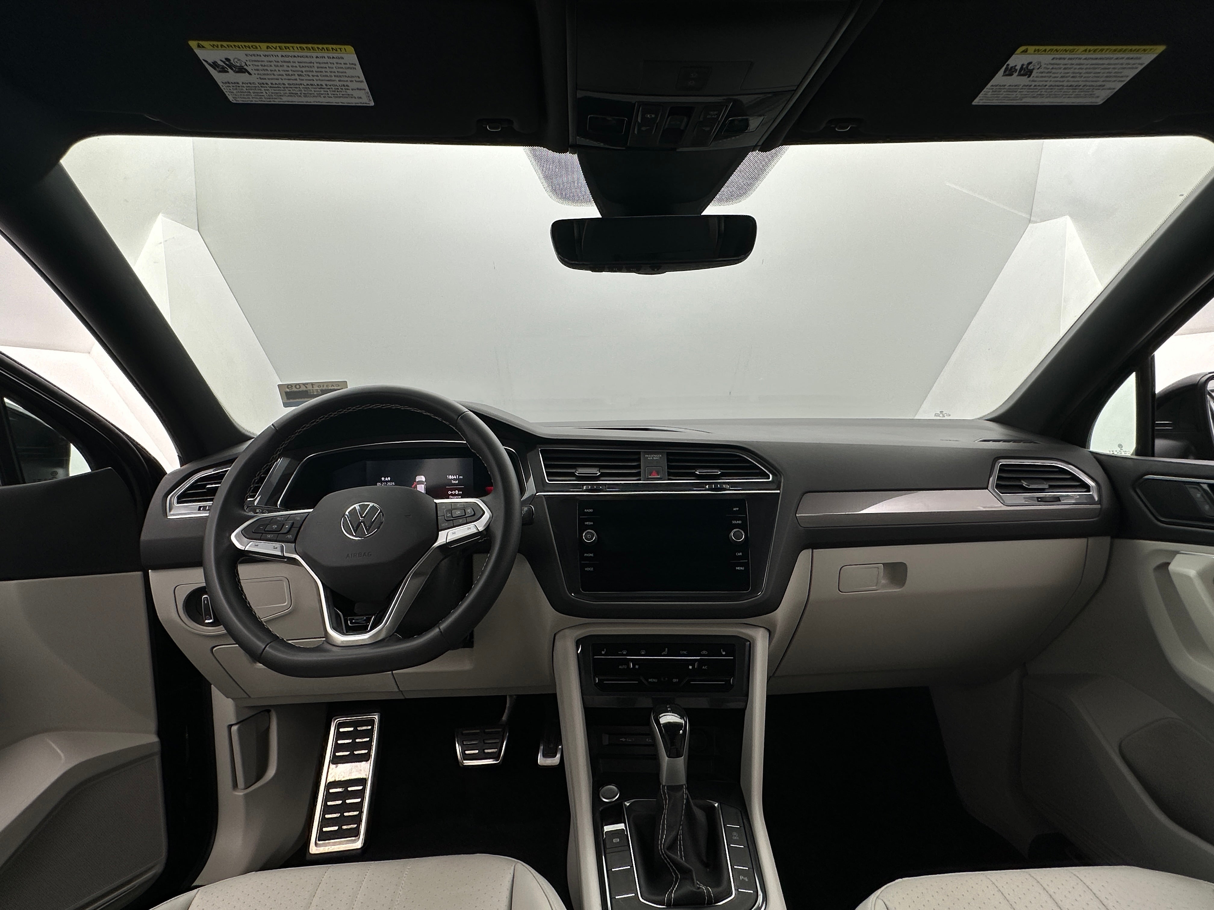 2023 Volkswagen Tiguan SE R-Line Black 2