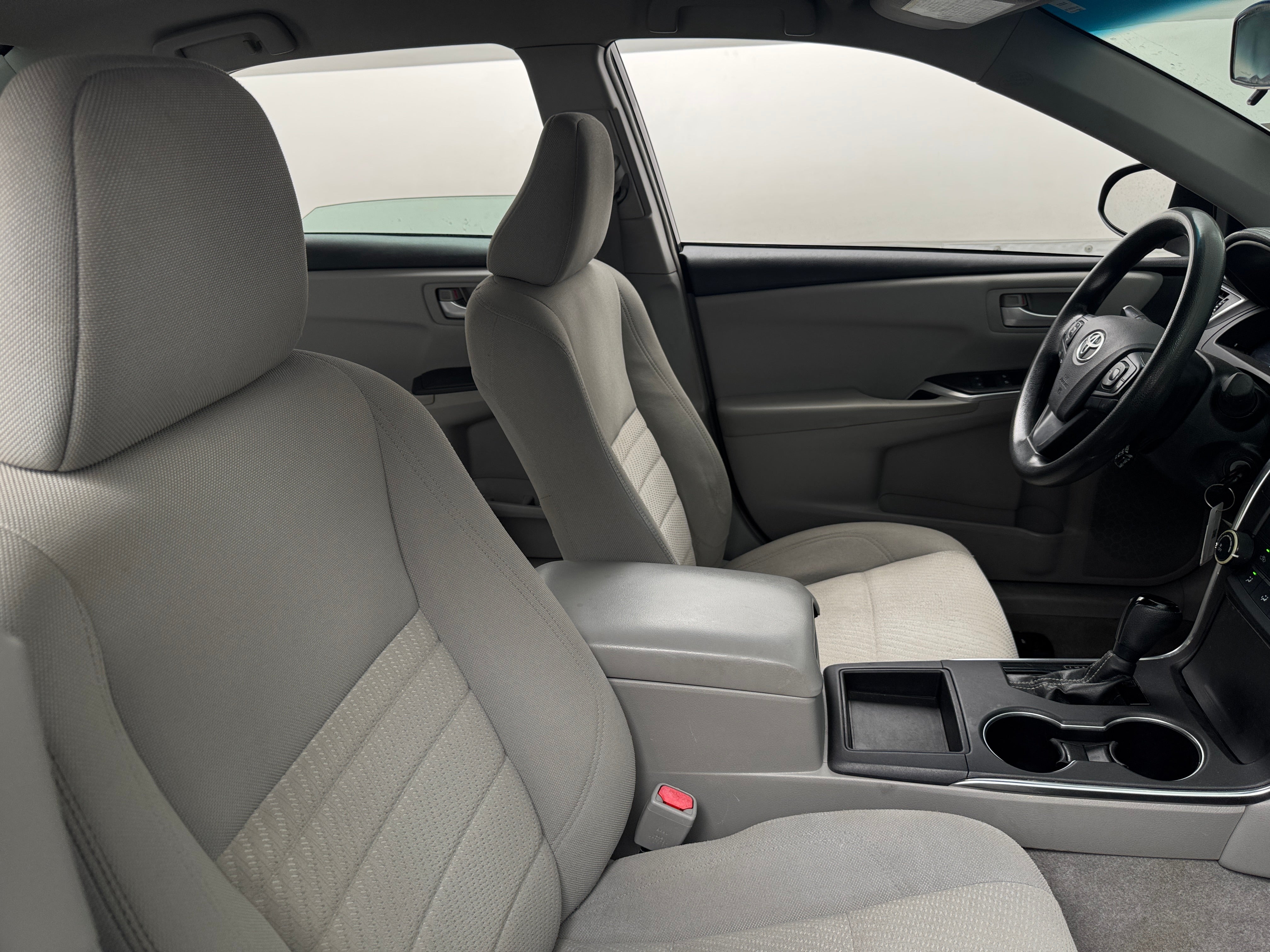 2017 Toyota Camry LE 2