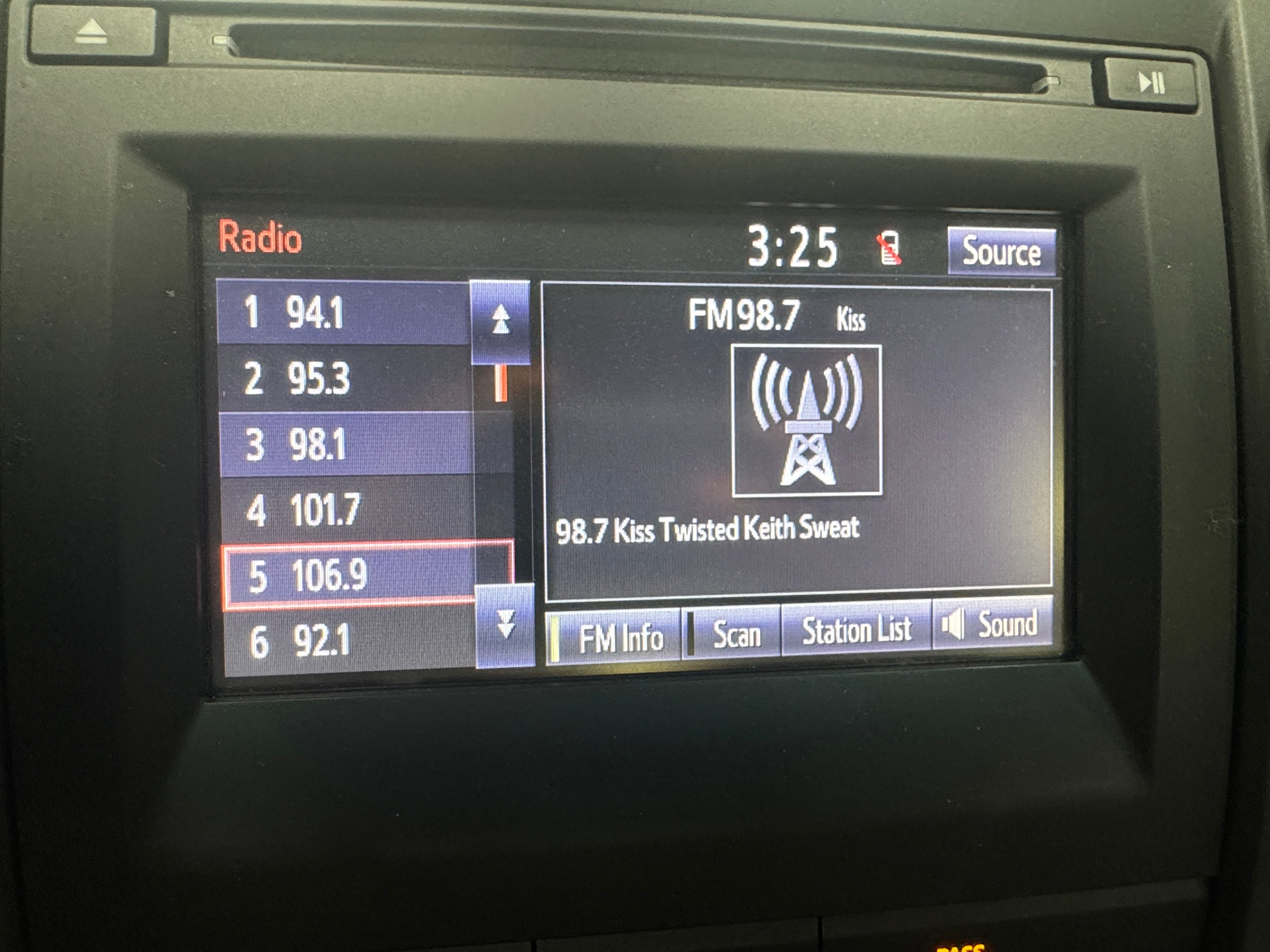 2017 Toyota Camry LE 4