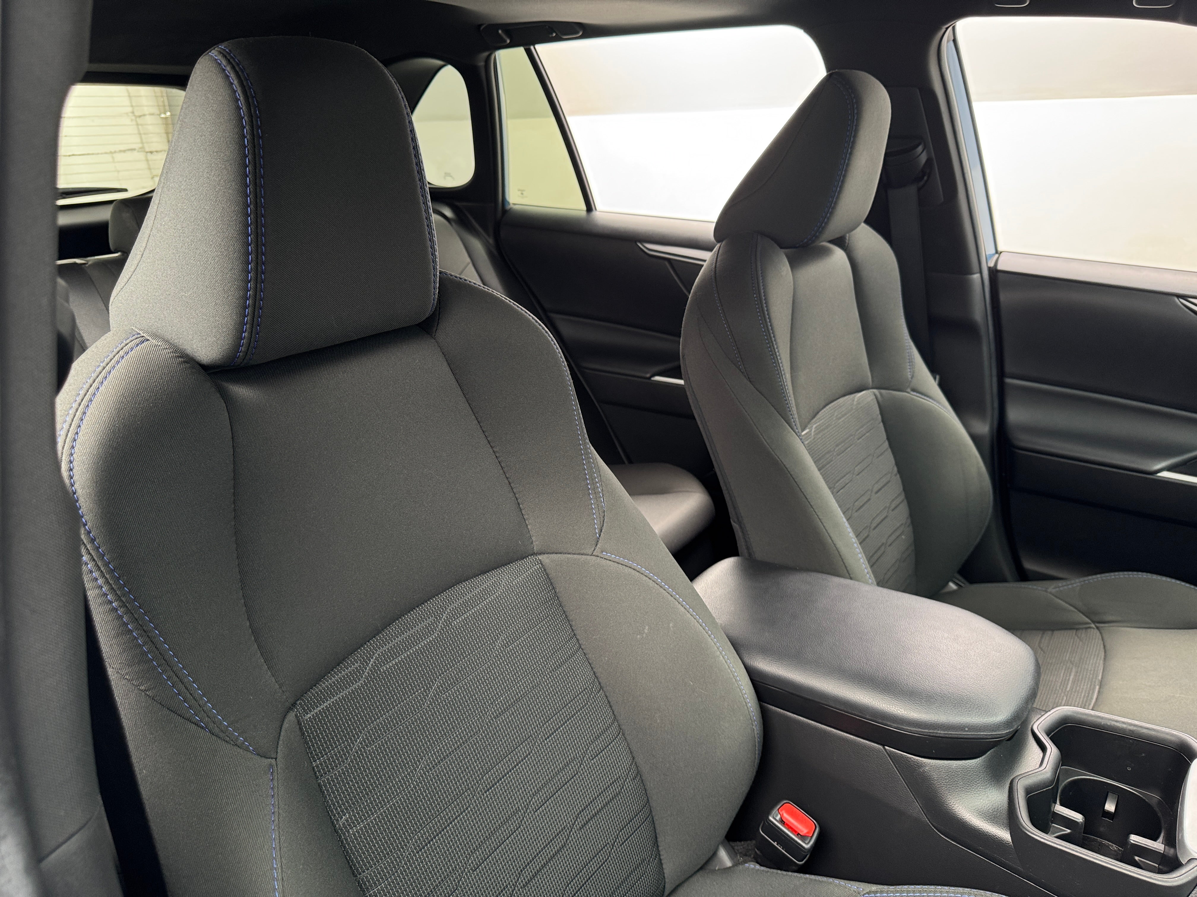 2023 Toyota RAV4 SE 2