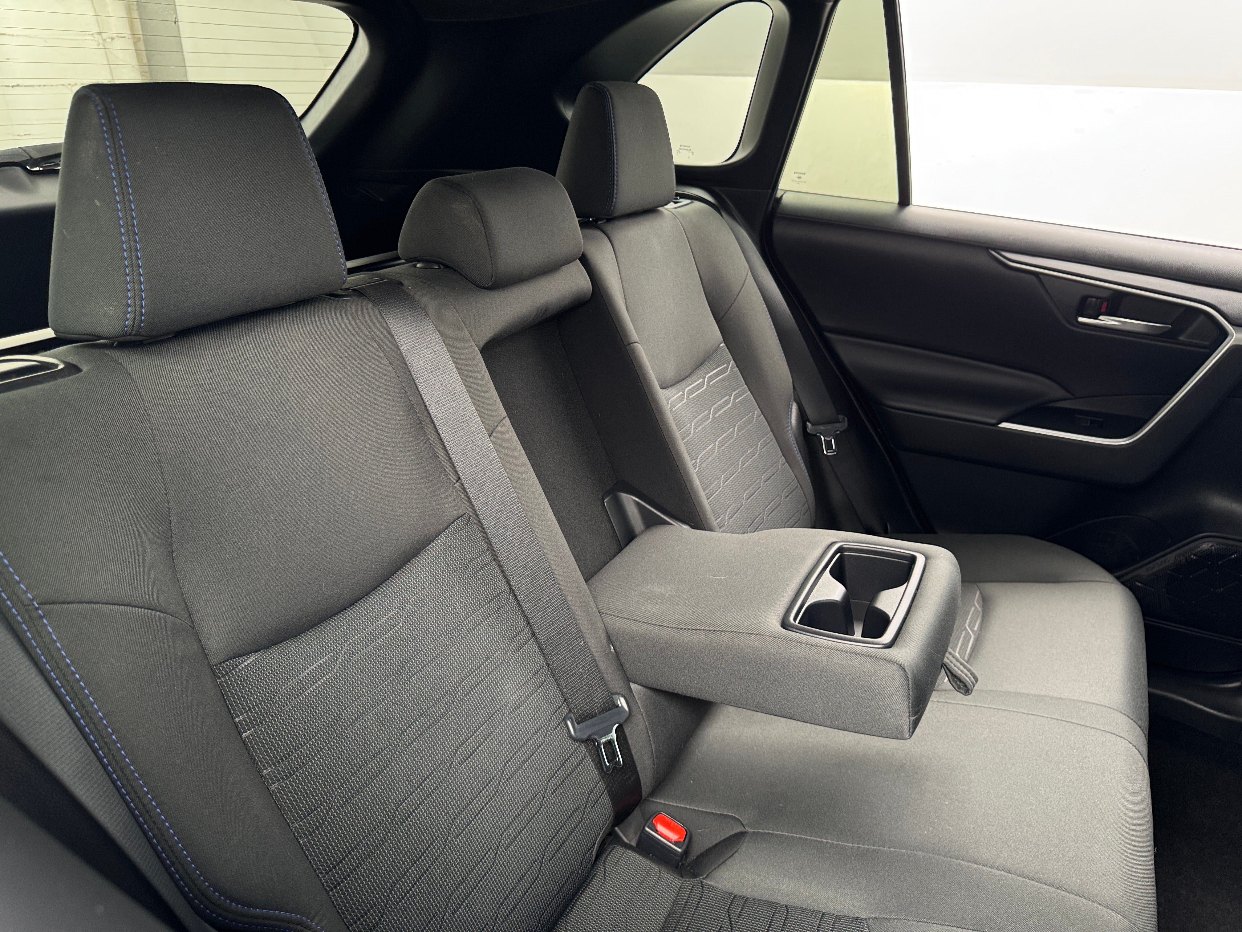 2023 Toyota RAV4 SE 6