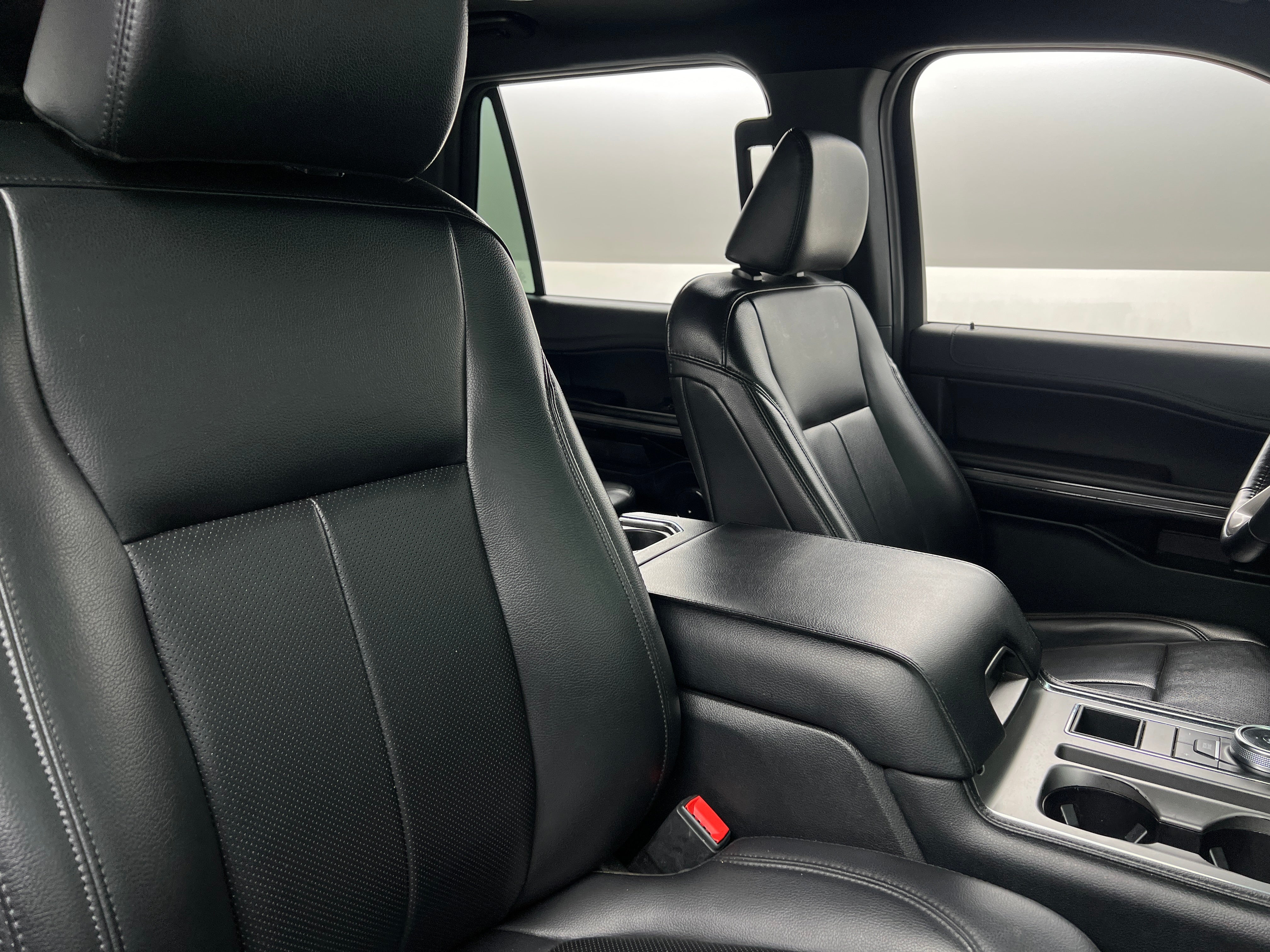 2021 Ford Expedition XLT 2