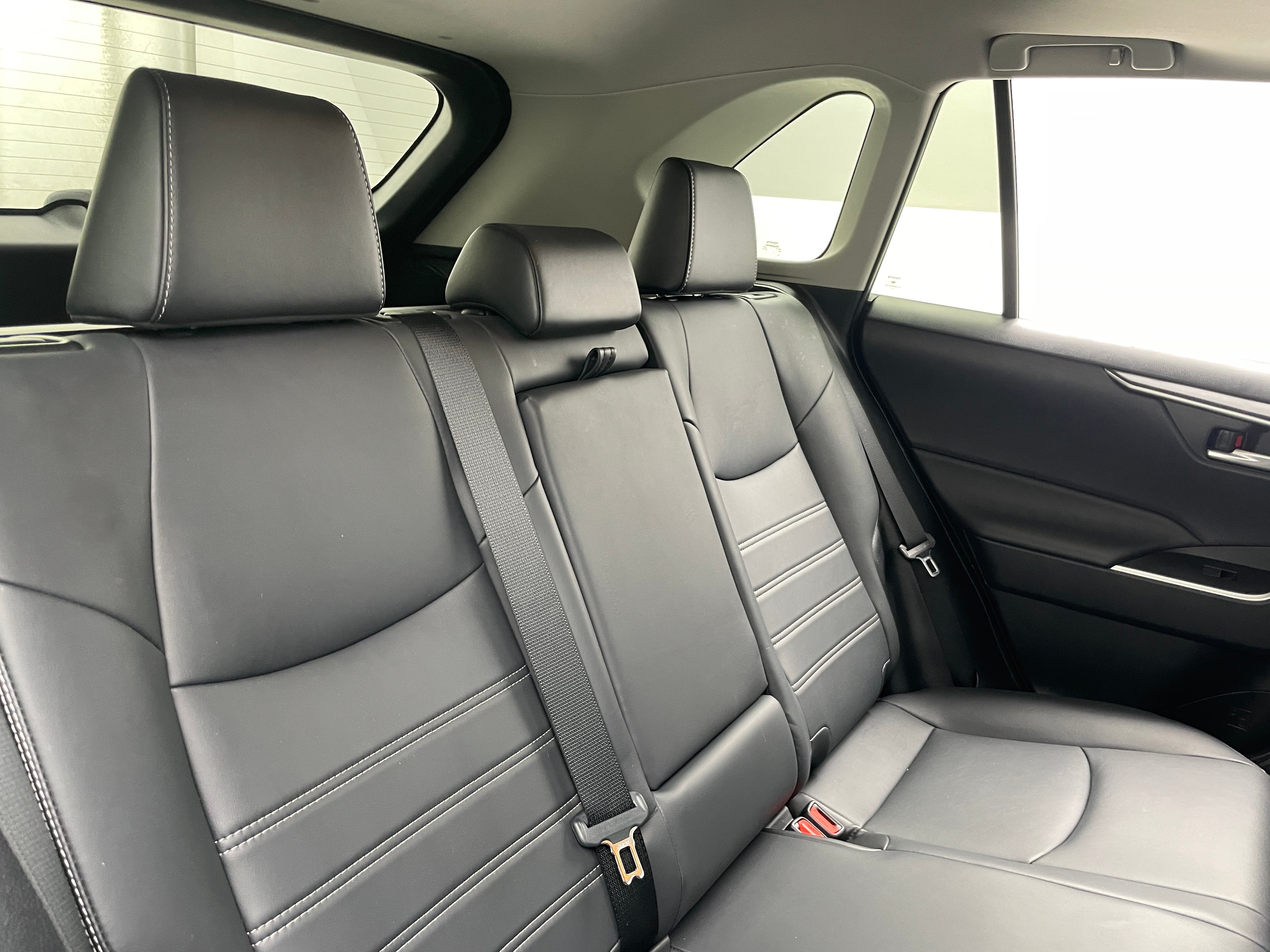 2020 Toyota RAV4 XLE Premium 6