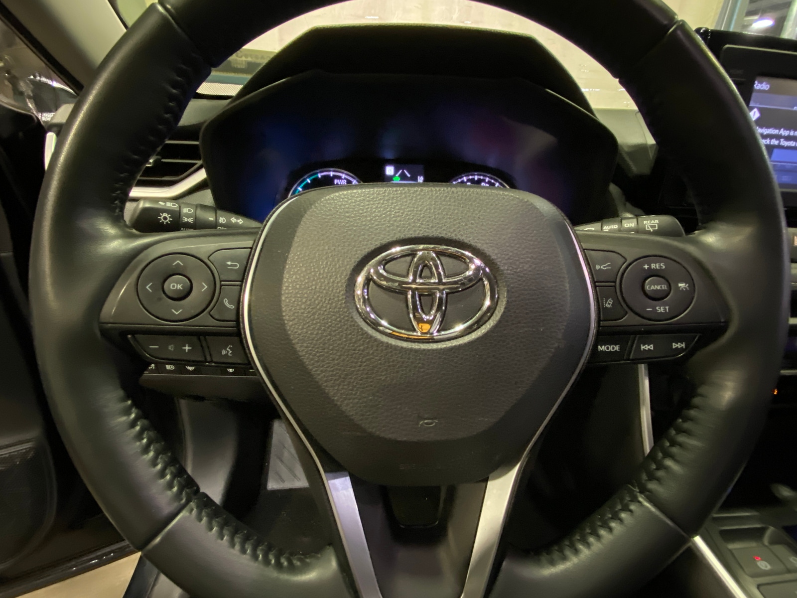 Thumbnail: 2022 Toyota RAV4 - 4