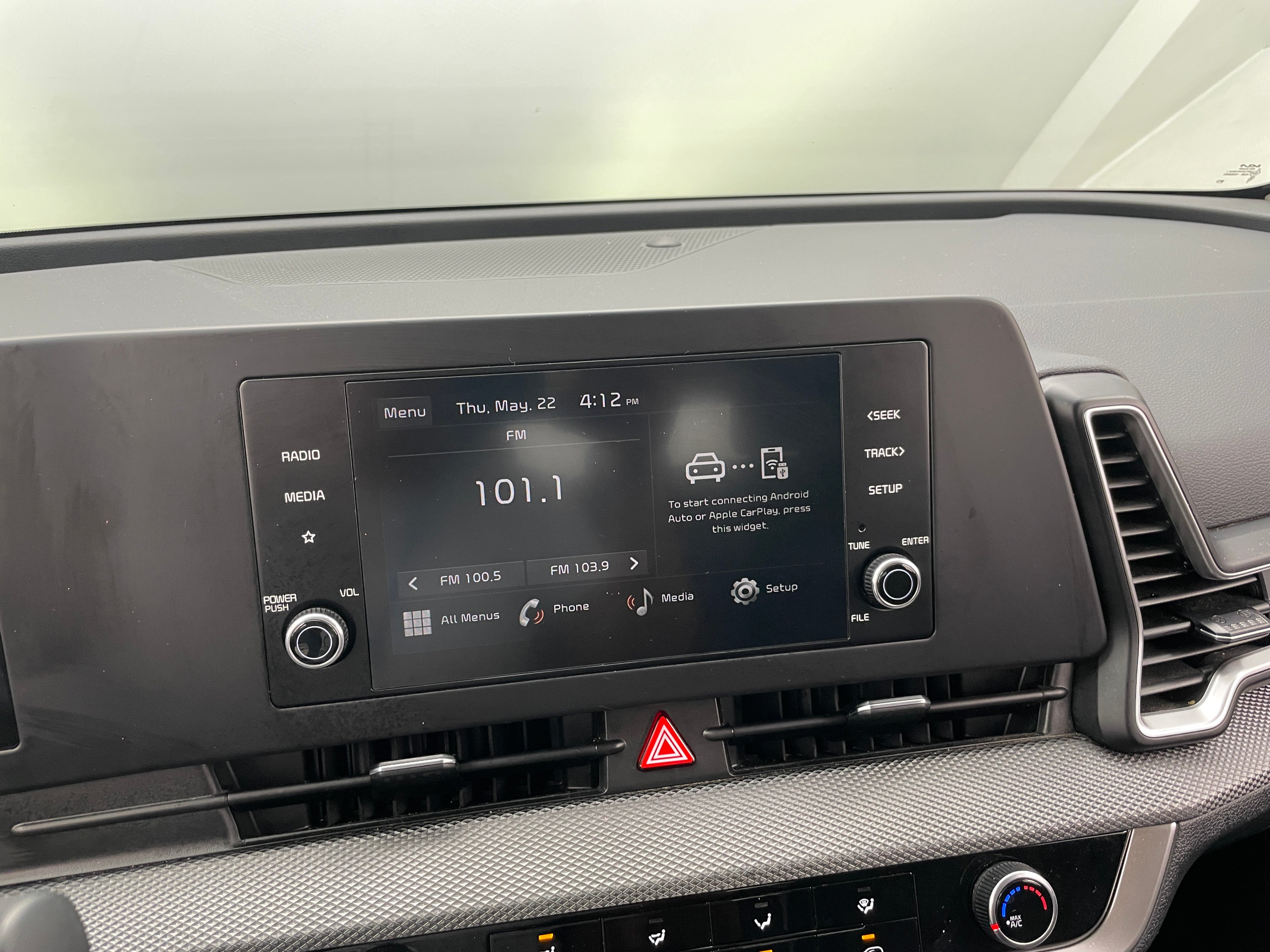 2024 Kia Sportage LX 4