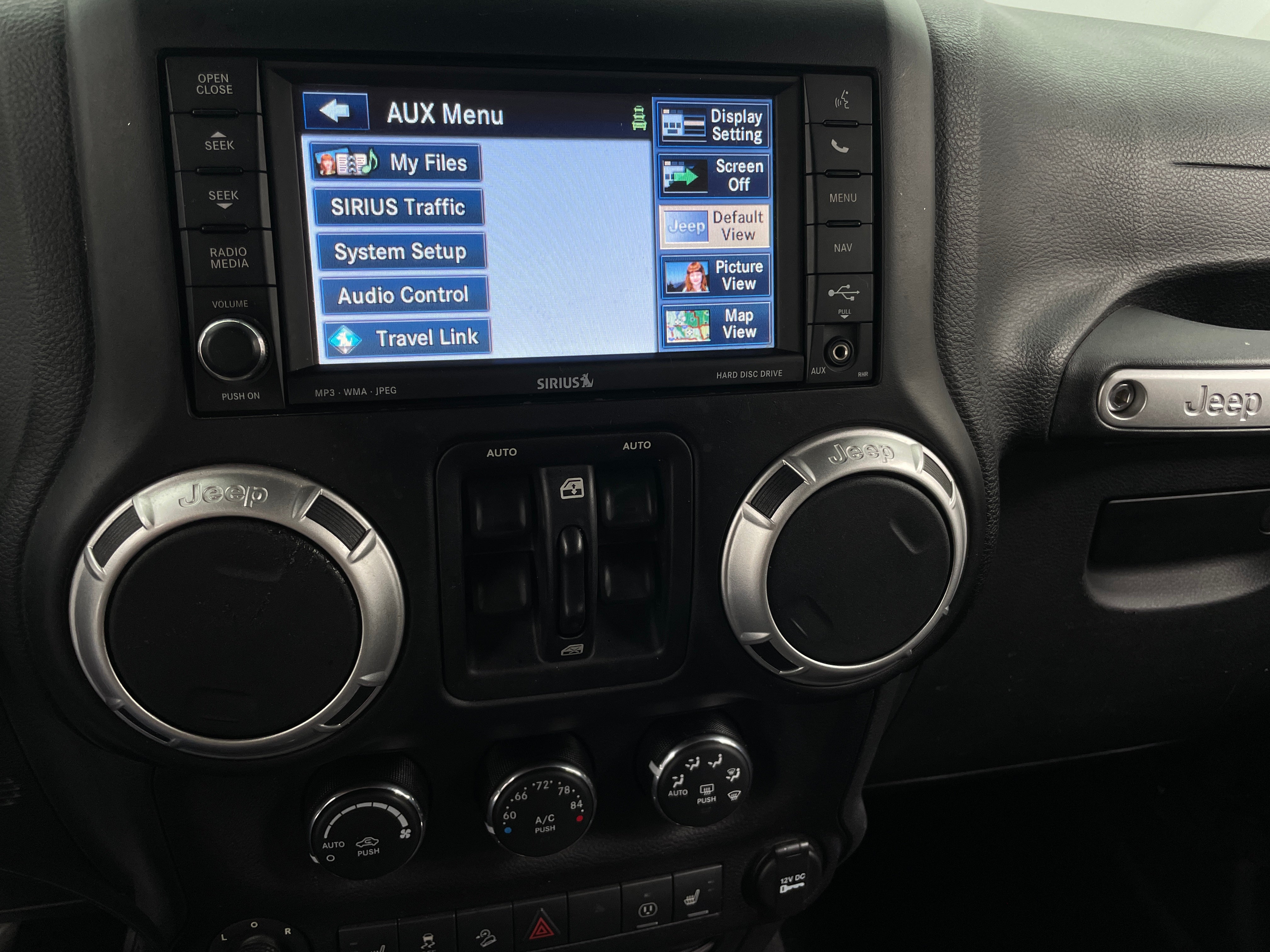 2015 Jeep Wrangler Unlimited Sahara 4