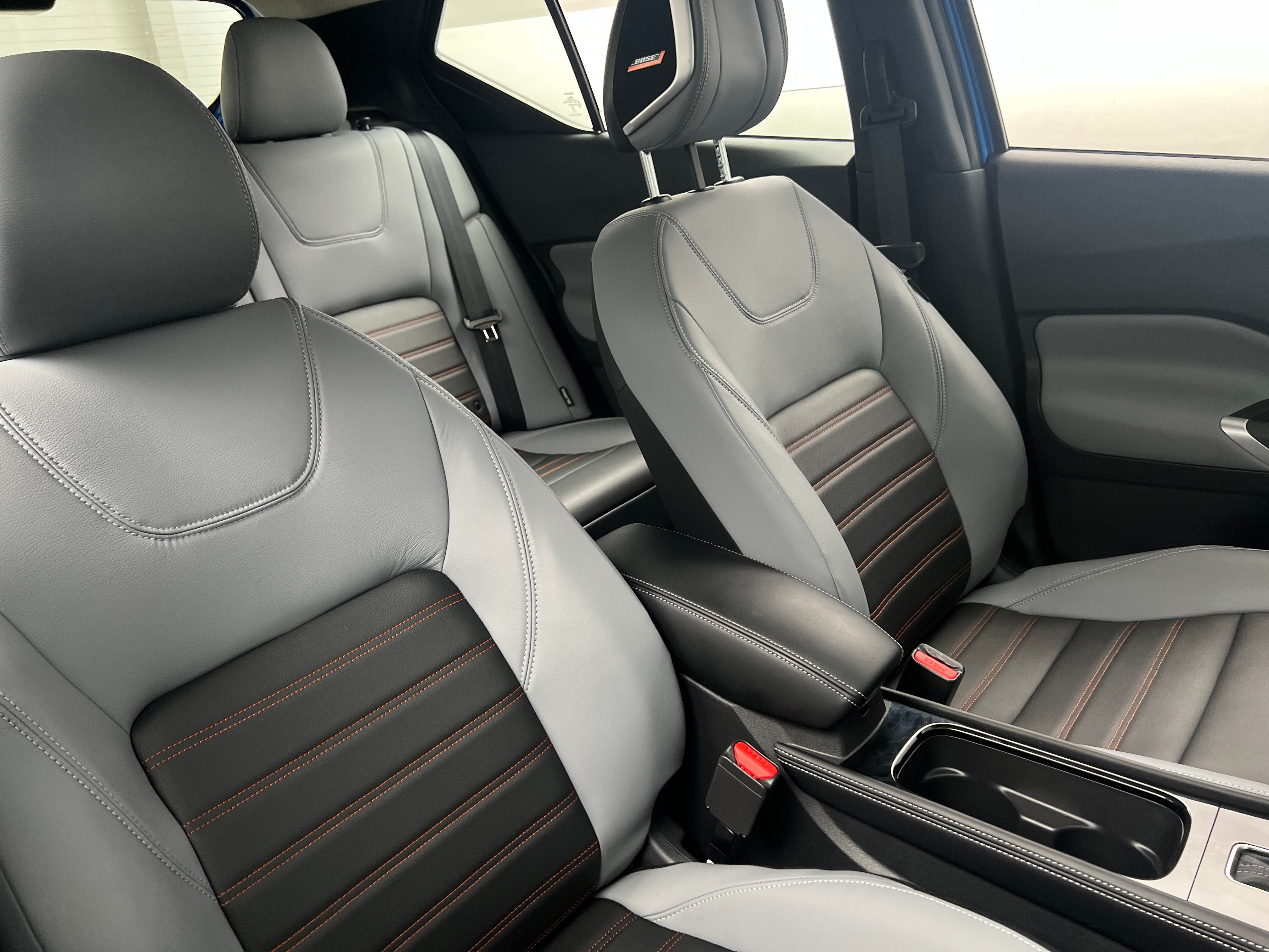 2024 Nissan Kicks SR 2