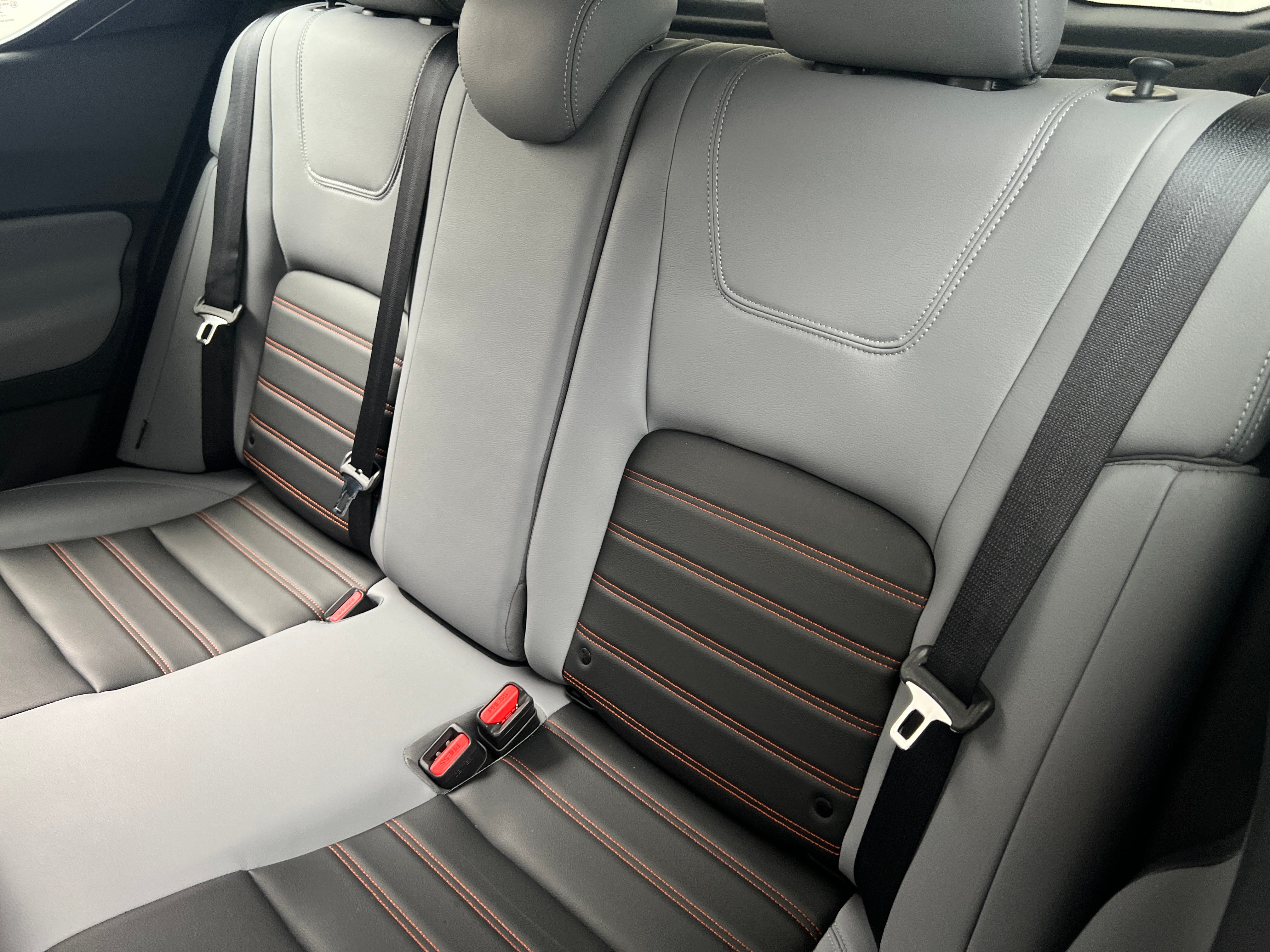 2024 Nissan Kicks SR 6