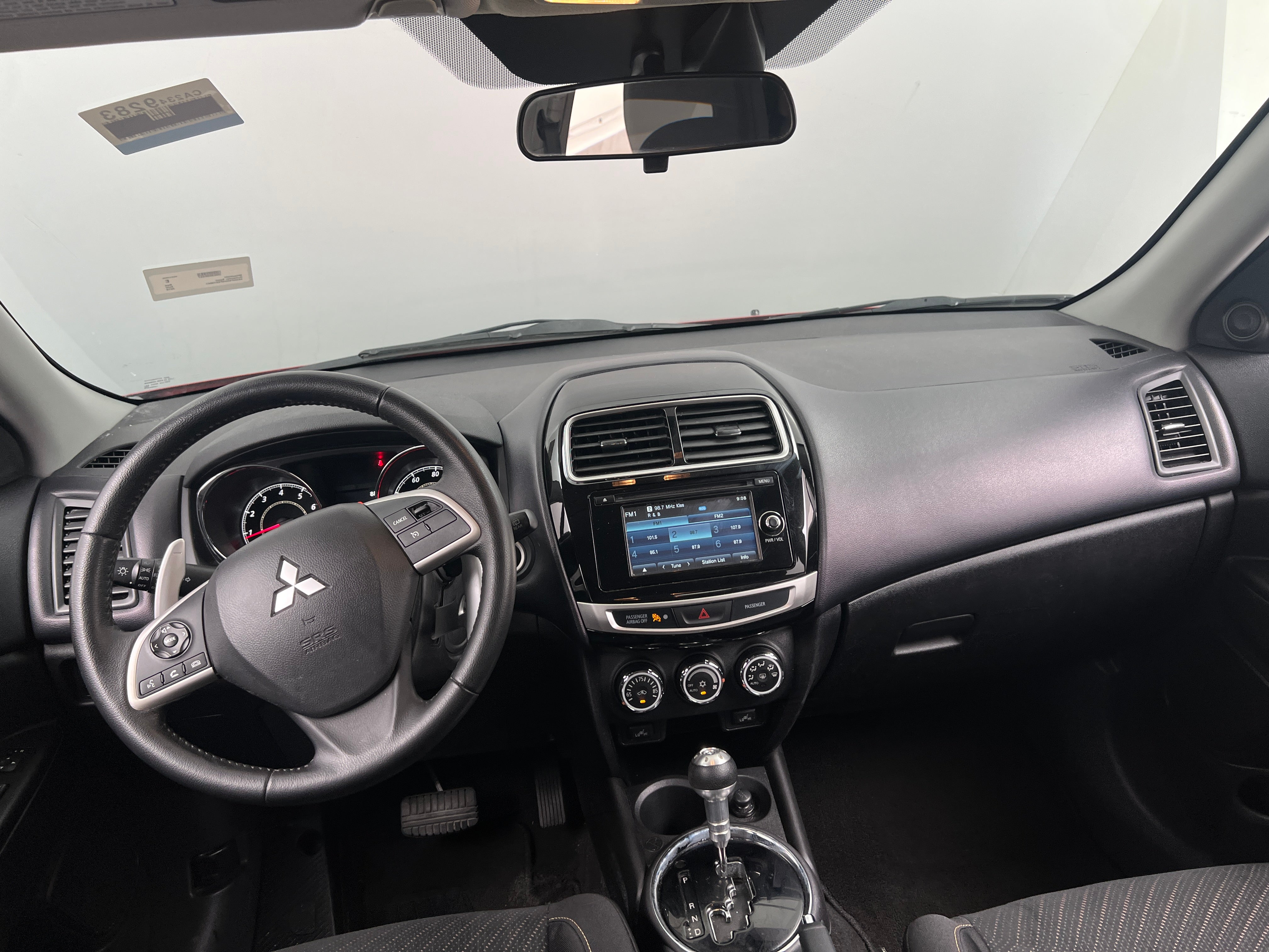 Thumbnail: 2015 Mitsubishi Outlander Sport - 3