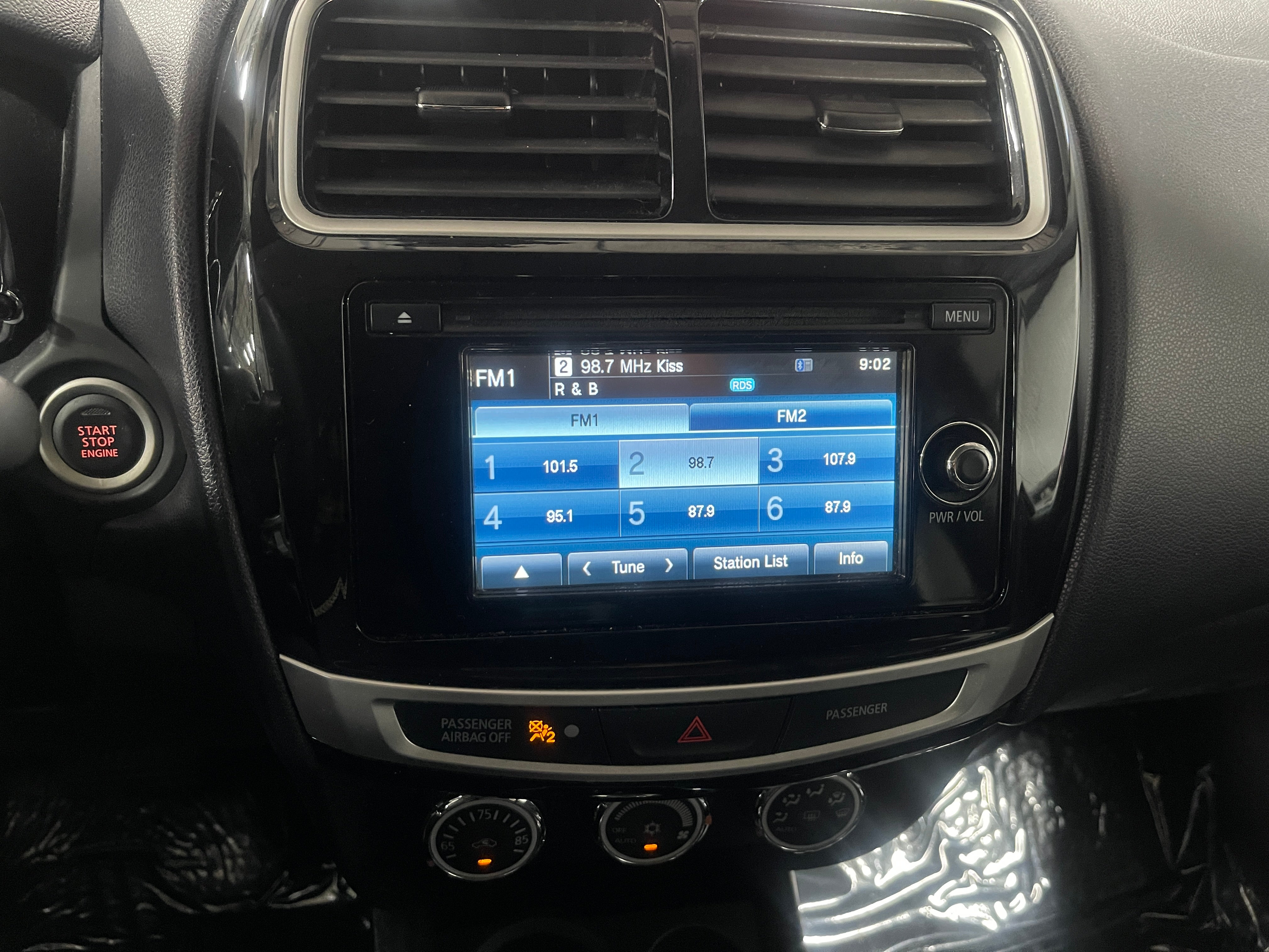 Thumbnail: 2015 Mitsubishi Outlander Sport - 4