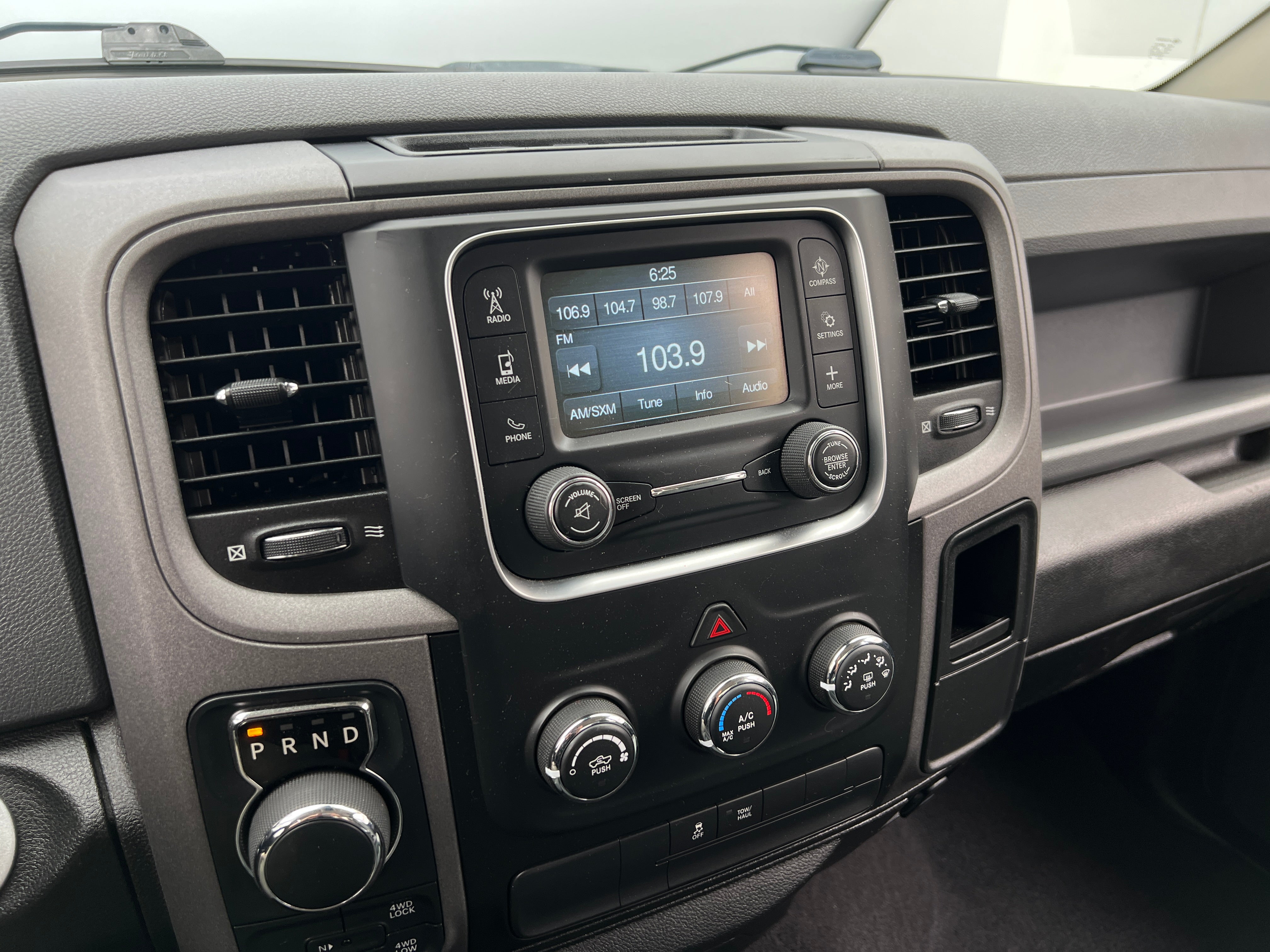 2019 RAM 1500 Classic Tradesman 4