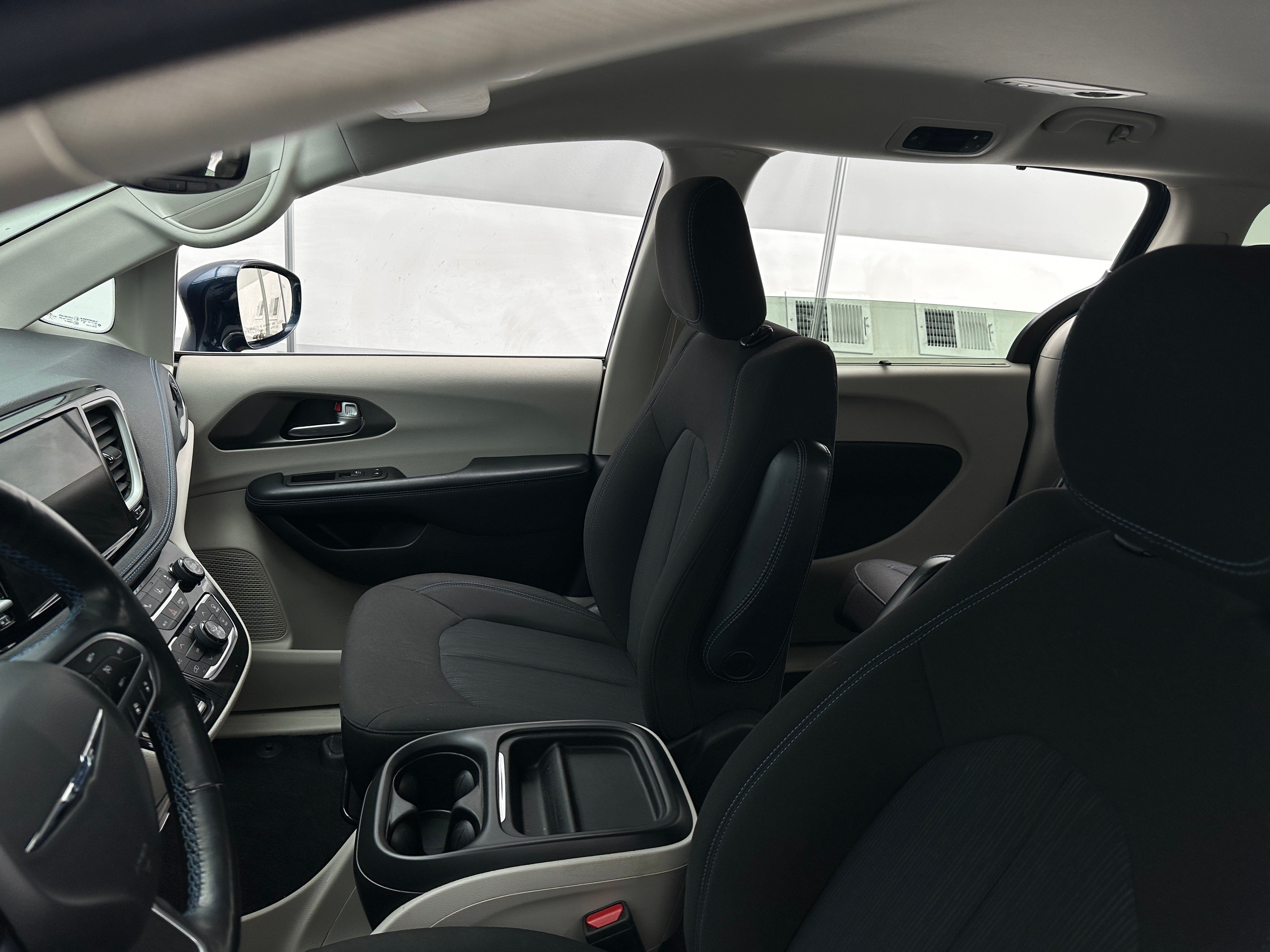 2021 Chrysler Pacifica Touring 2