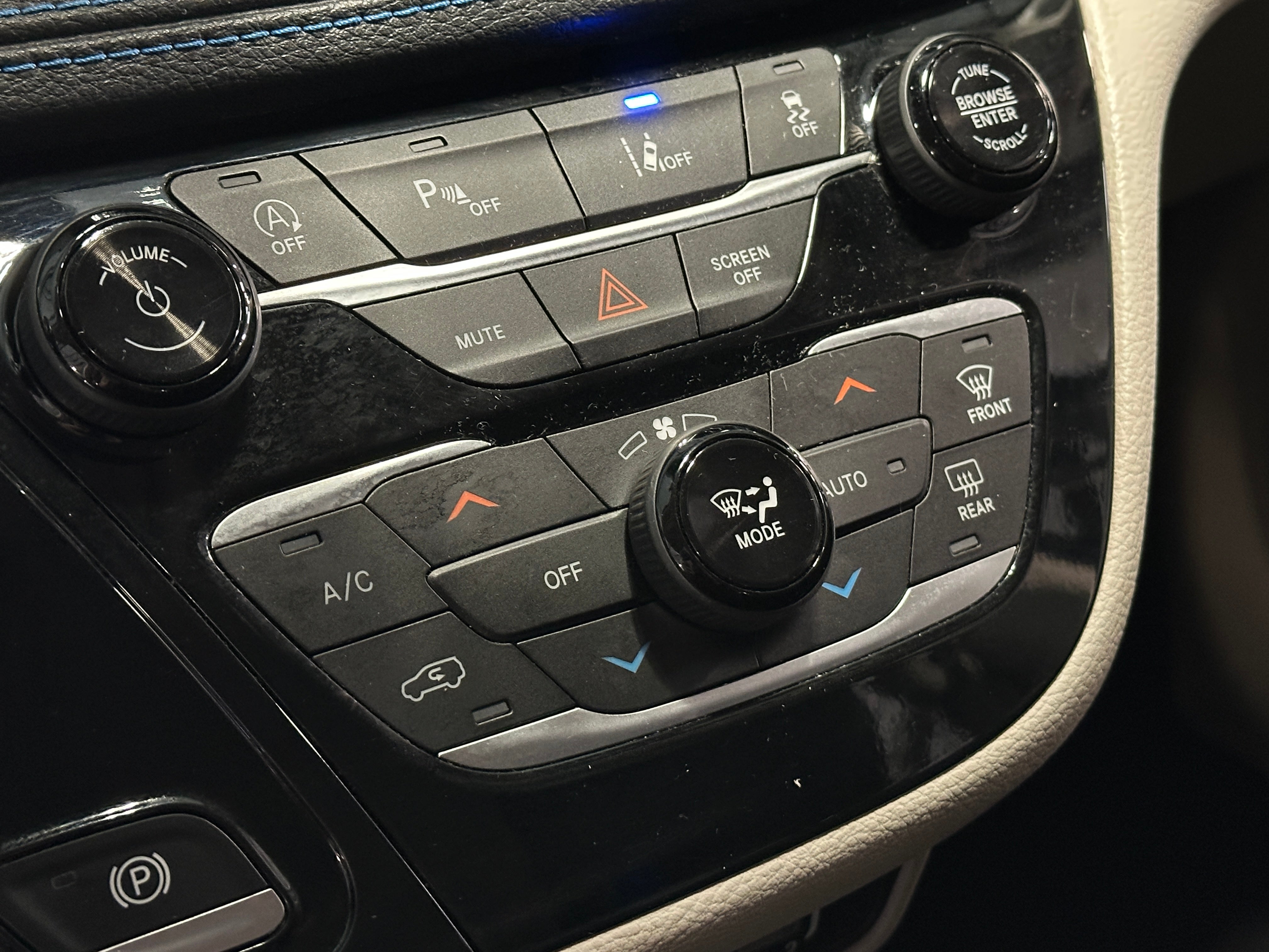 2021 Chrysler Pacifica Touring 4