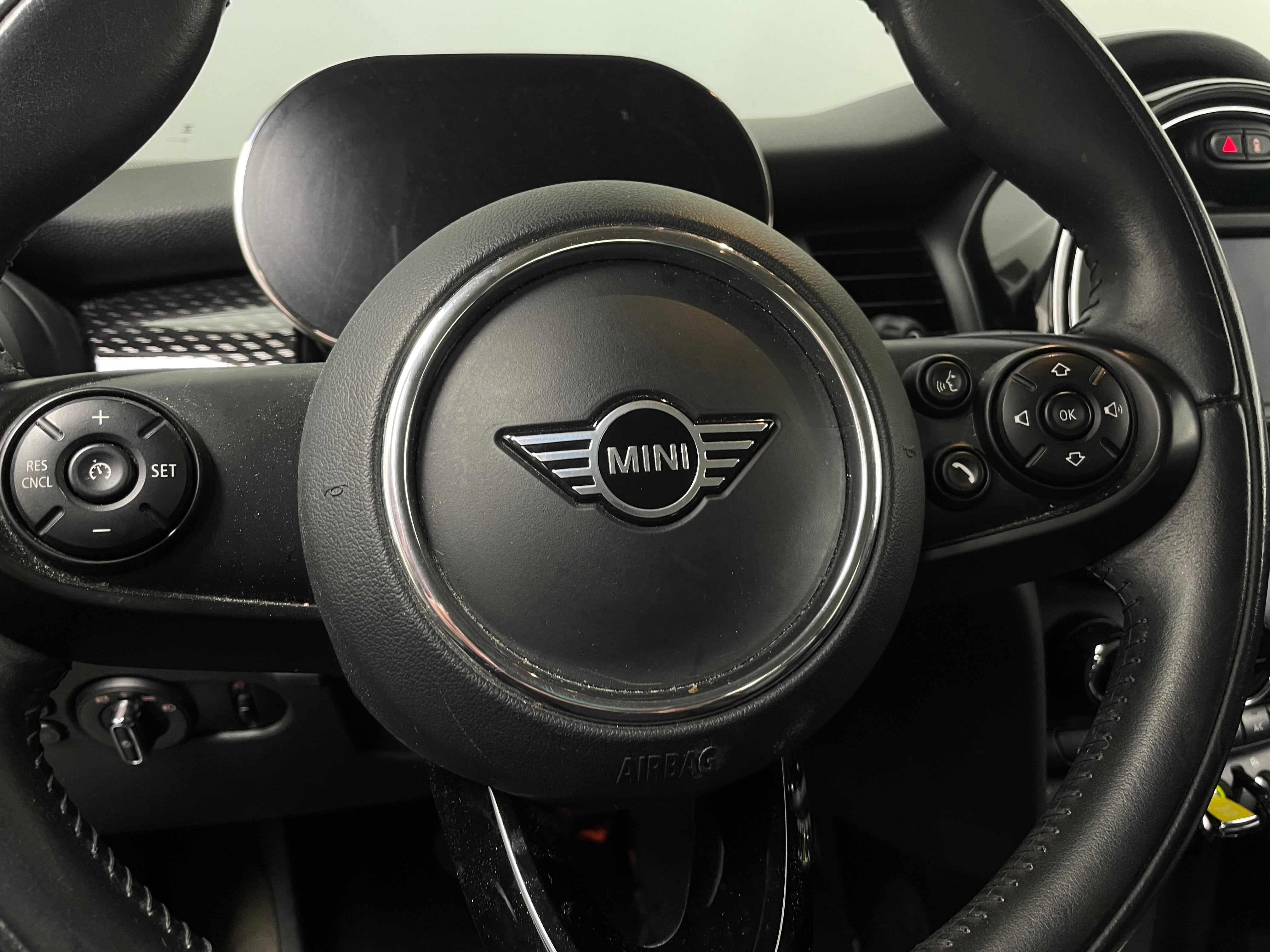 2021 MINI Cooper Hardtop SE 4