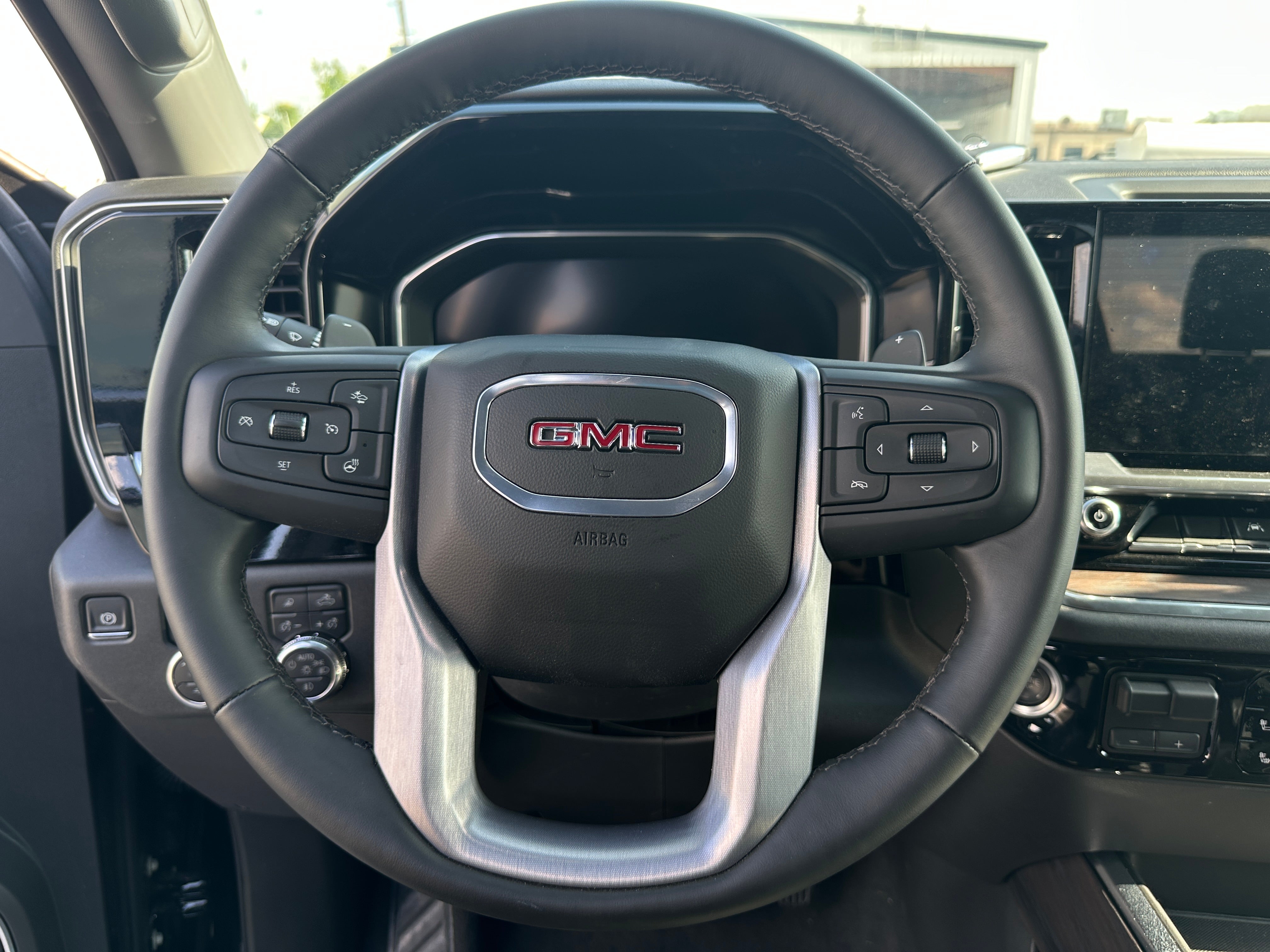 2025 GMC Sierra 1500 SLT 5