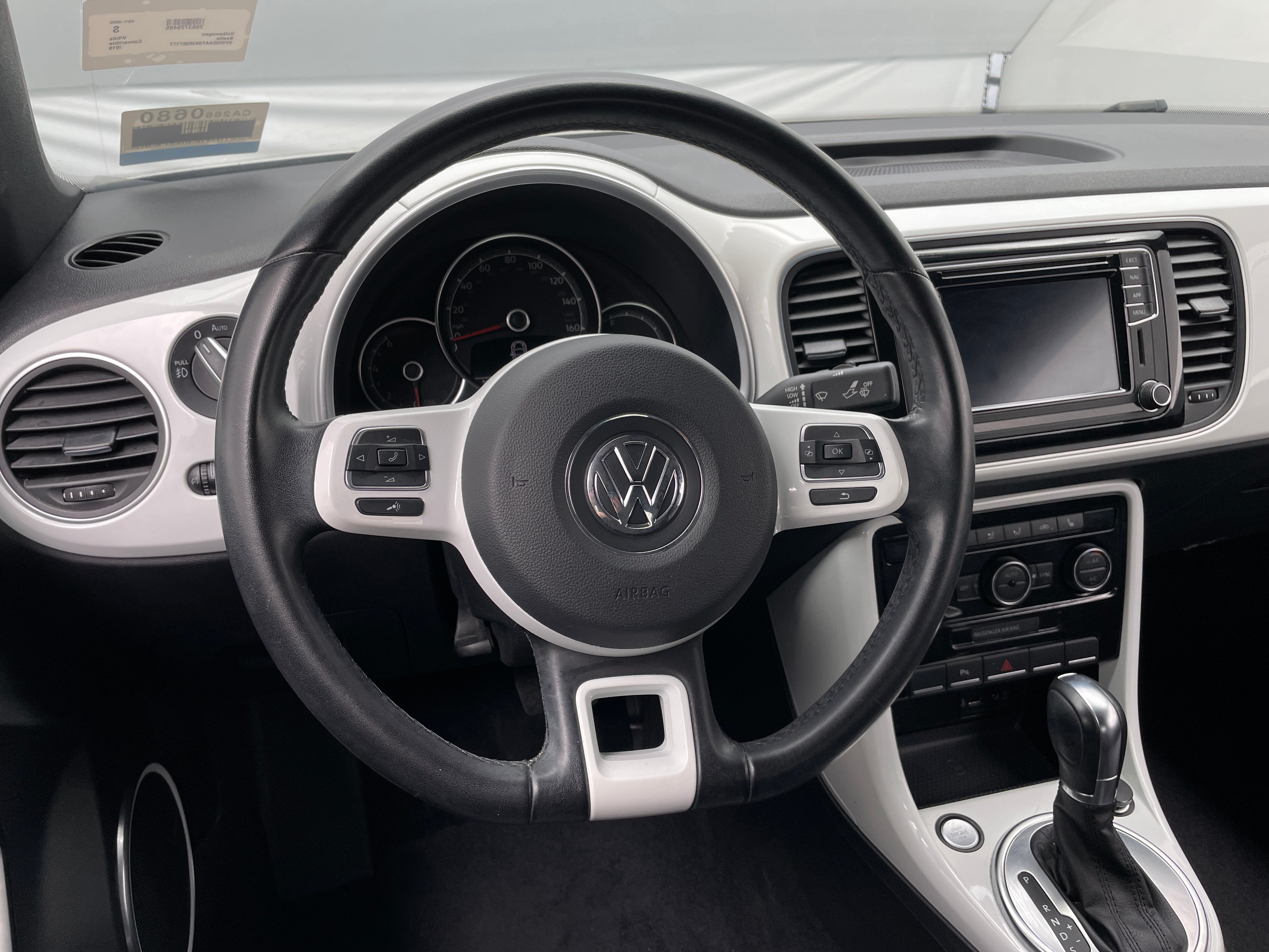 2019 Volkswagen Beetle SE 4