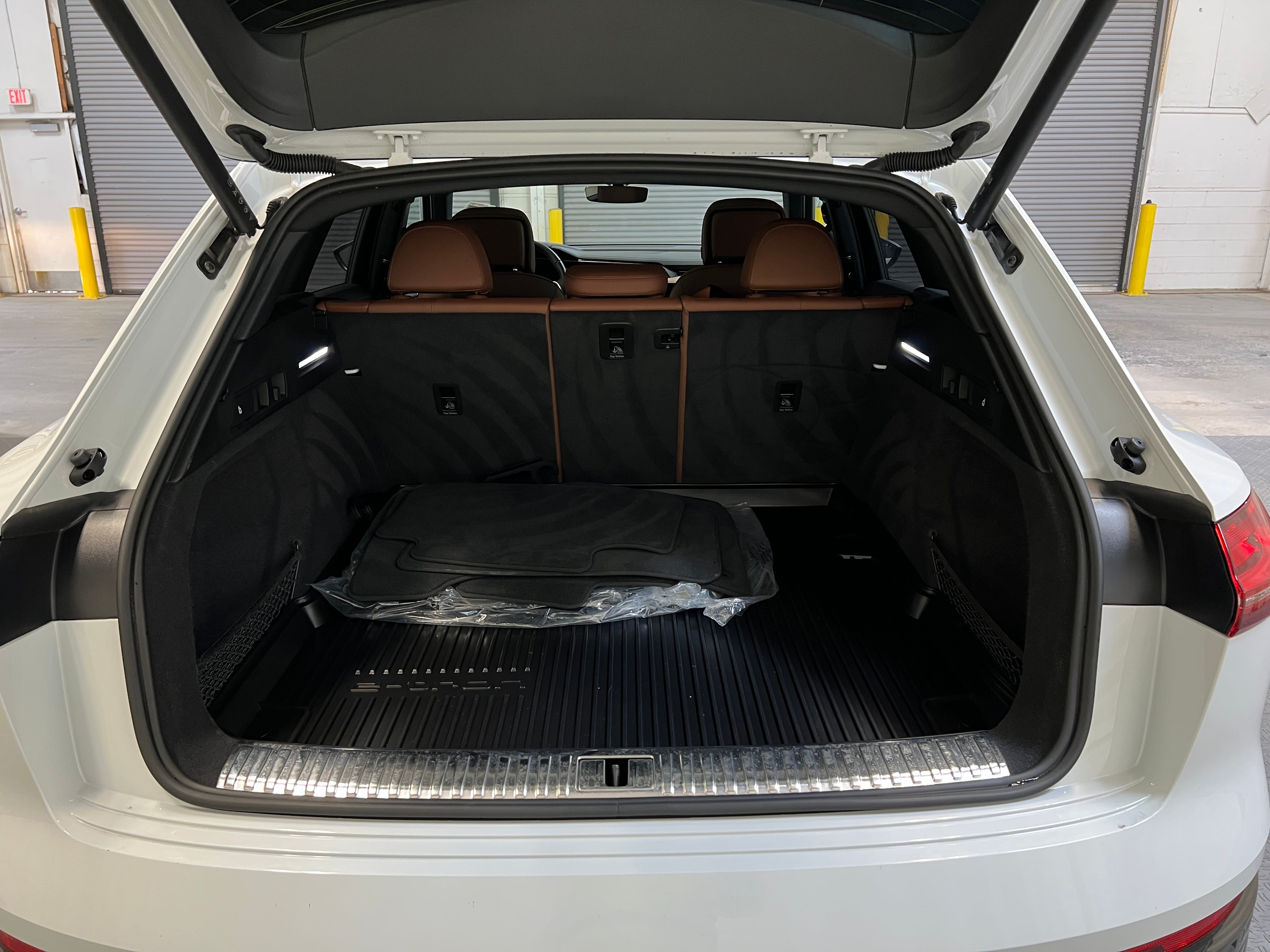 2024 Audi Q8 e-tron Premium Plus 6