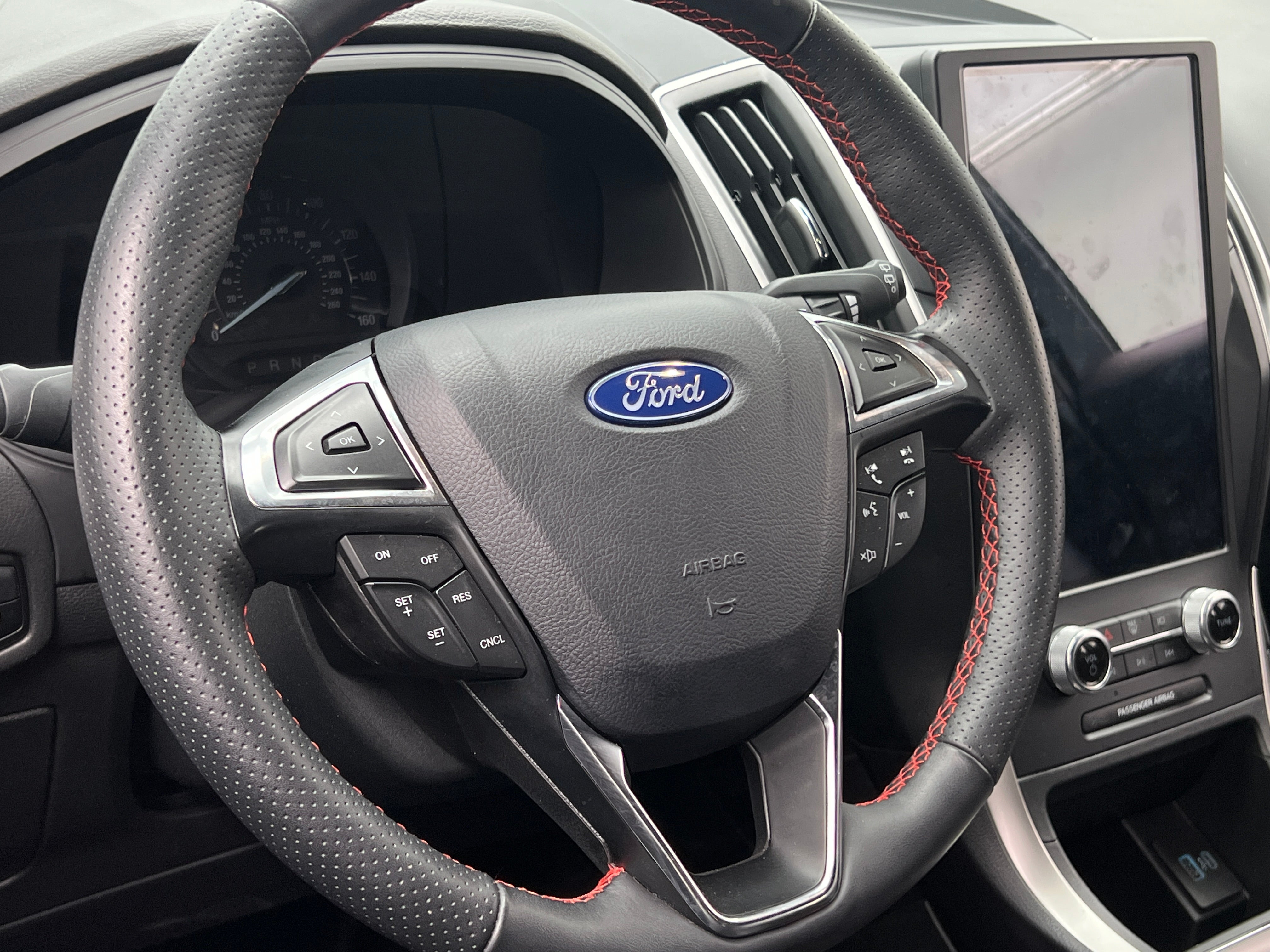 2024 Ford Edge  4