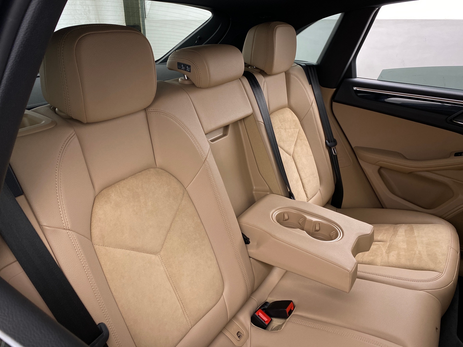 Thumbnail: 2019 Porsche Macan - 4