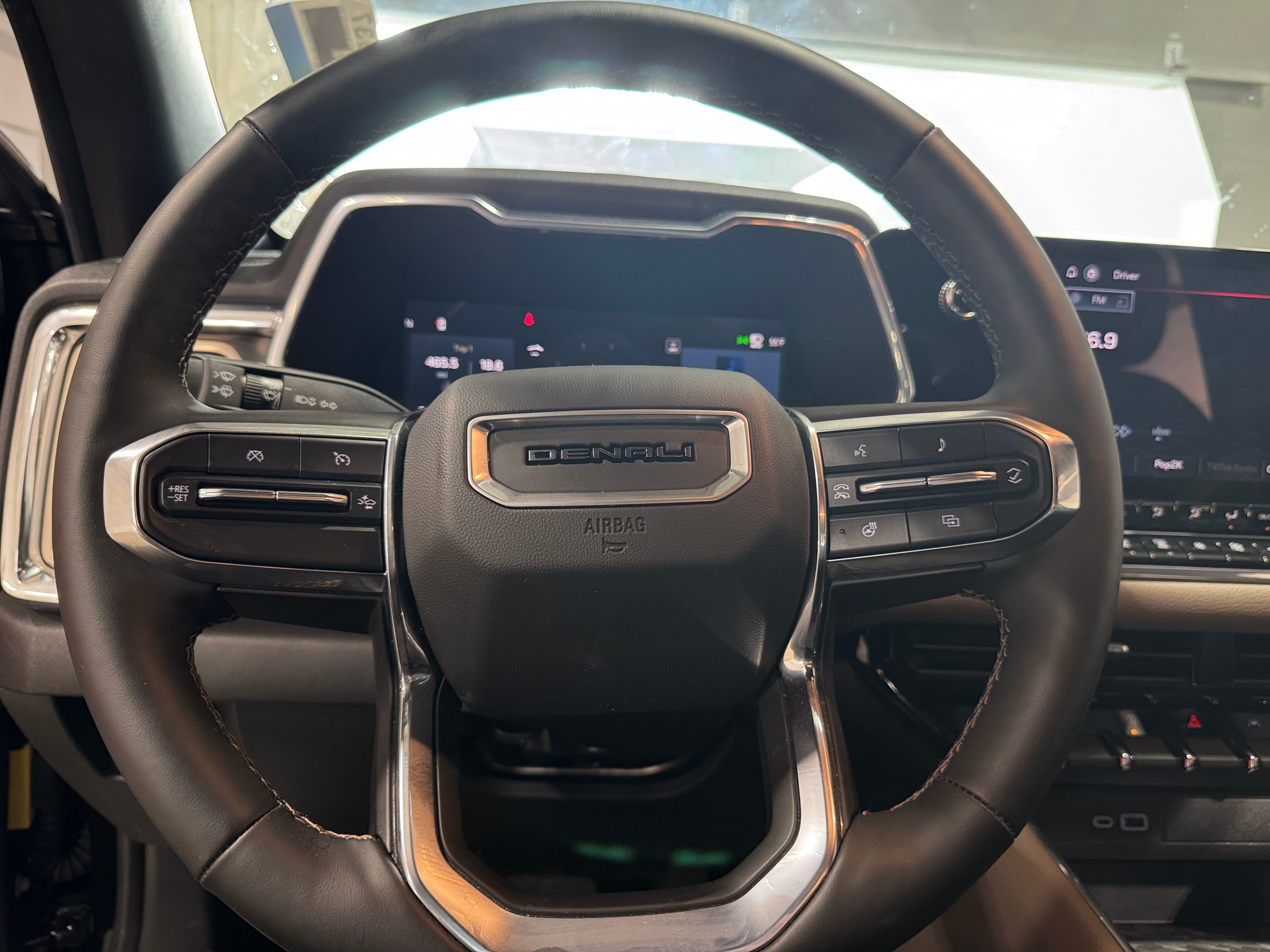 2024 GMC Canyon Denali 5