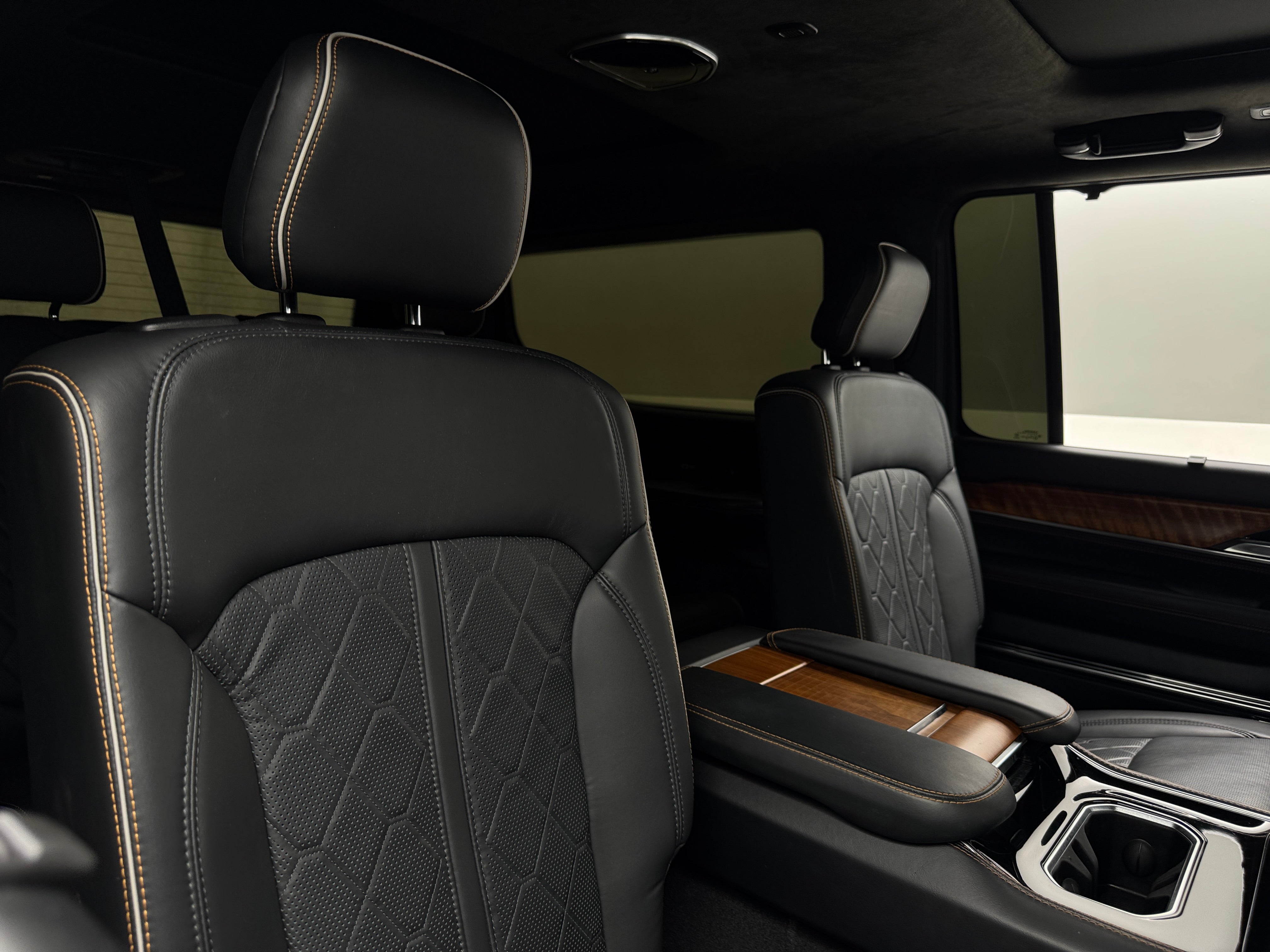 2022 Jeep Grand Wagoneer Series III 5