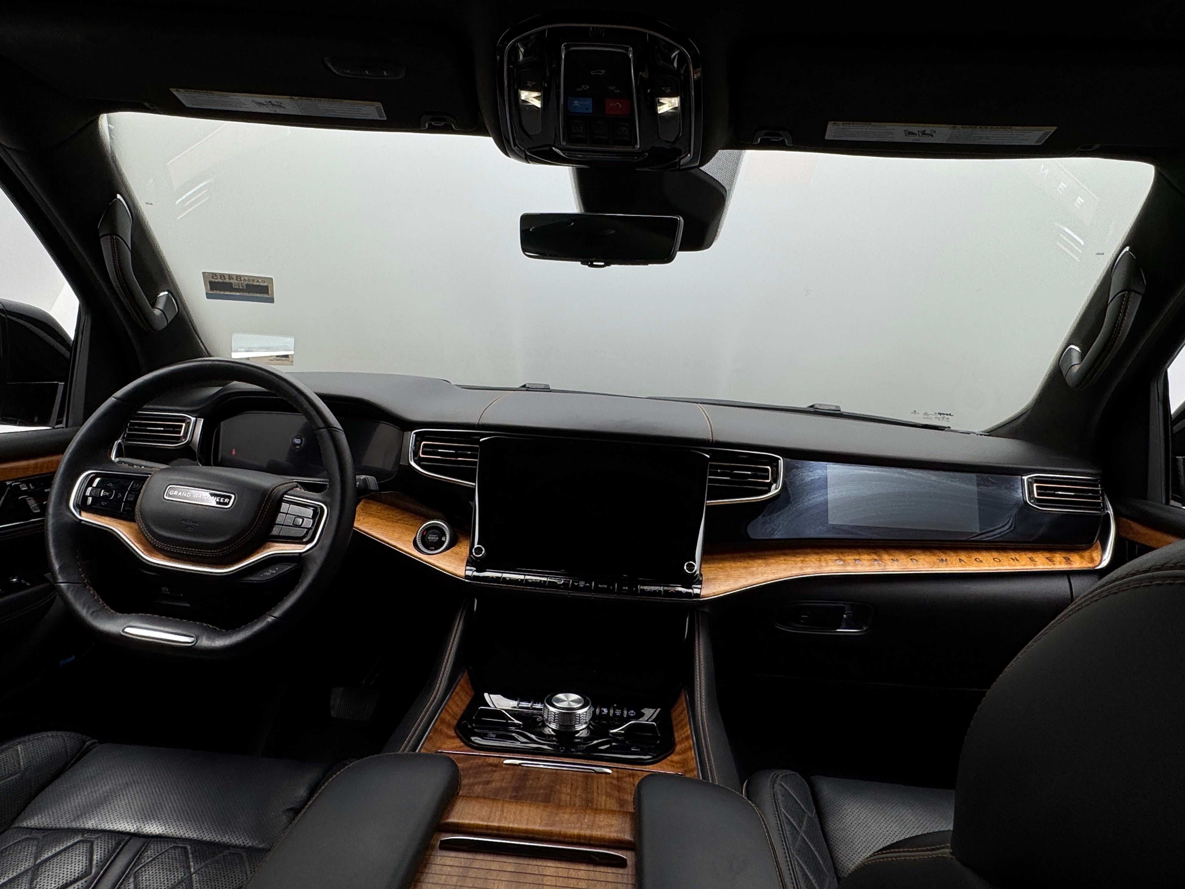 2022 Jeep Grand Wagoneer Series III 2